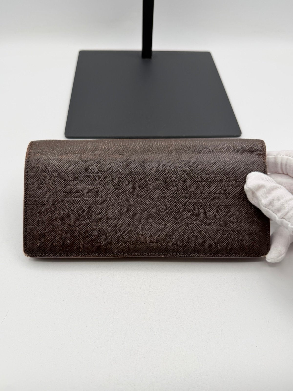 Pre-Owned Burberry Long Leather Bi Fold Wallet