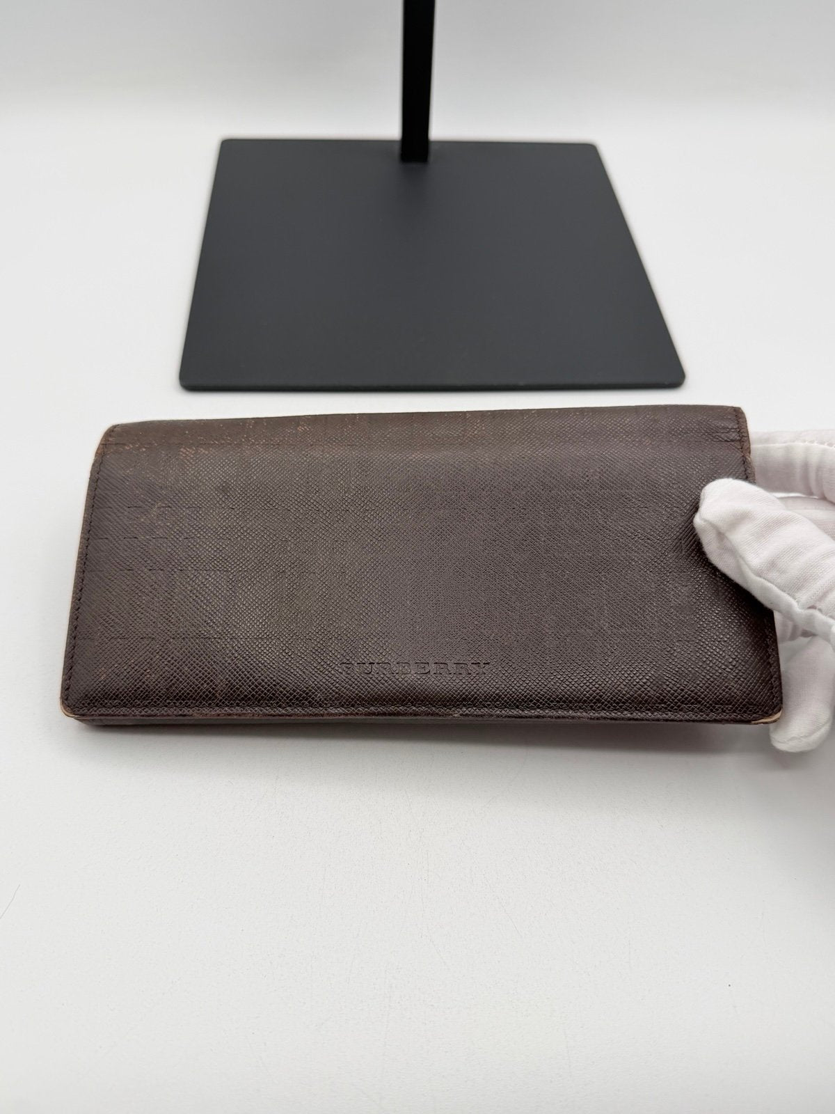 Pre-Owned Burberry Long Leather Bi Fold Wallet