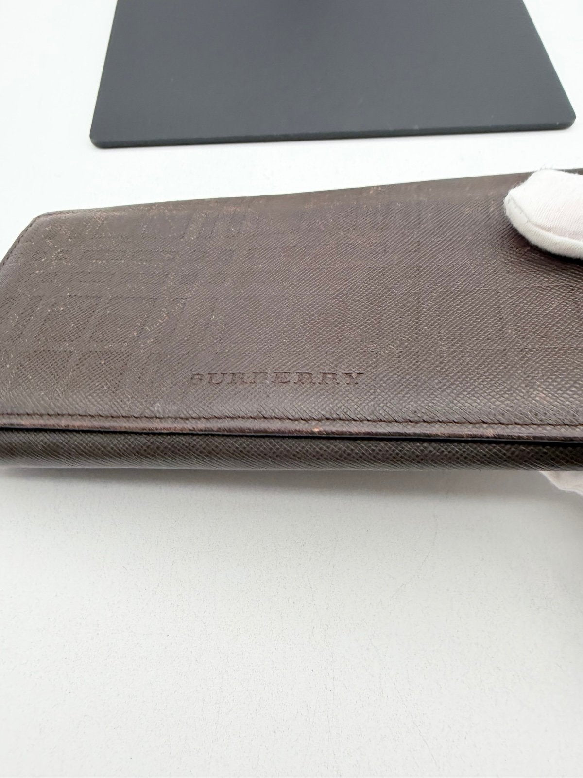 Pre-Owned Burberry Long Leather Bi Fold Wallet