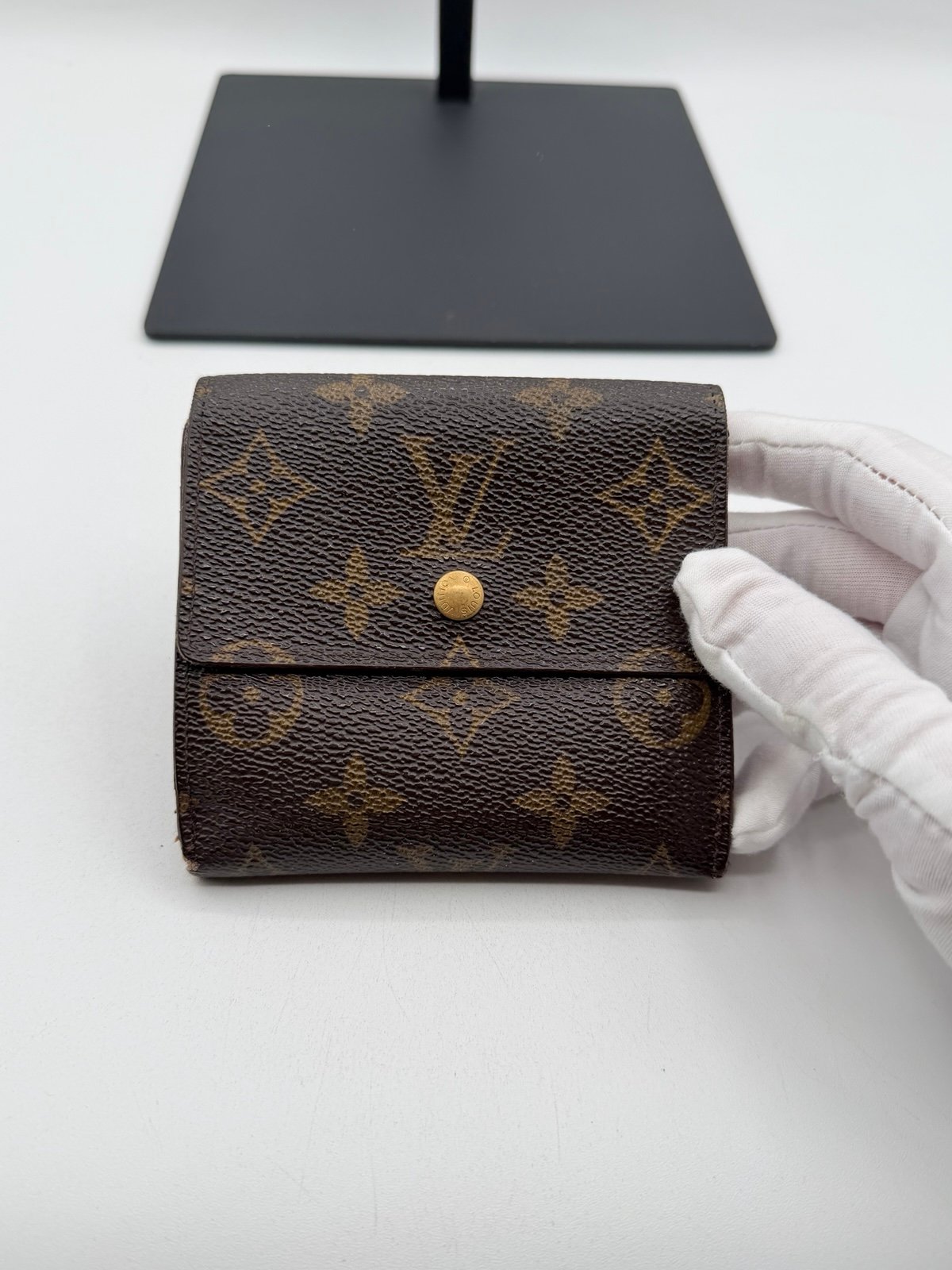 Pre-Owned Louis Vuitton Compact Monogram Wallet