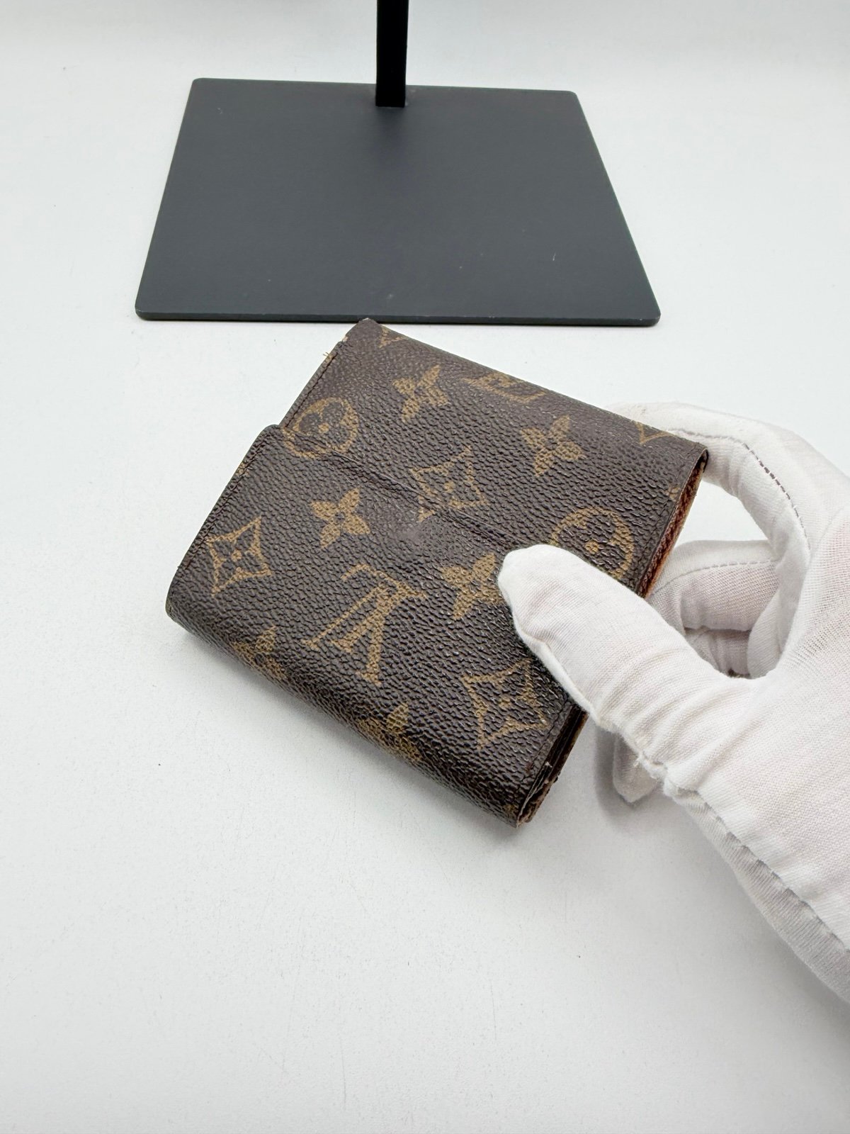 Pre-Owned Louis Vuitton Compact Monogram Wallet