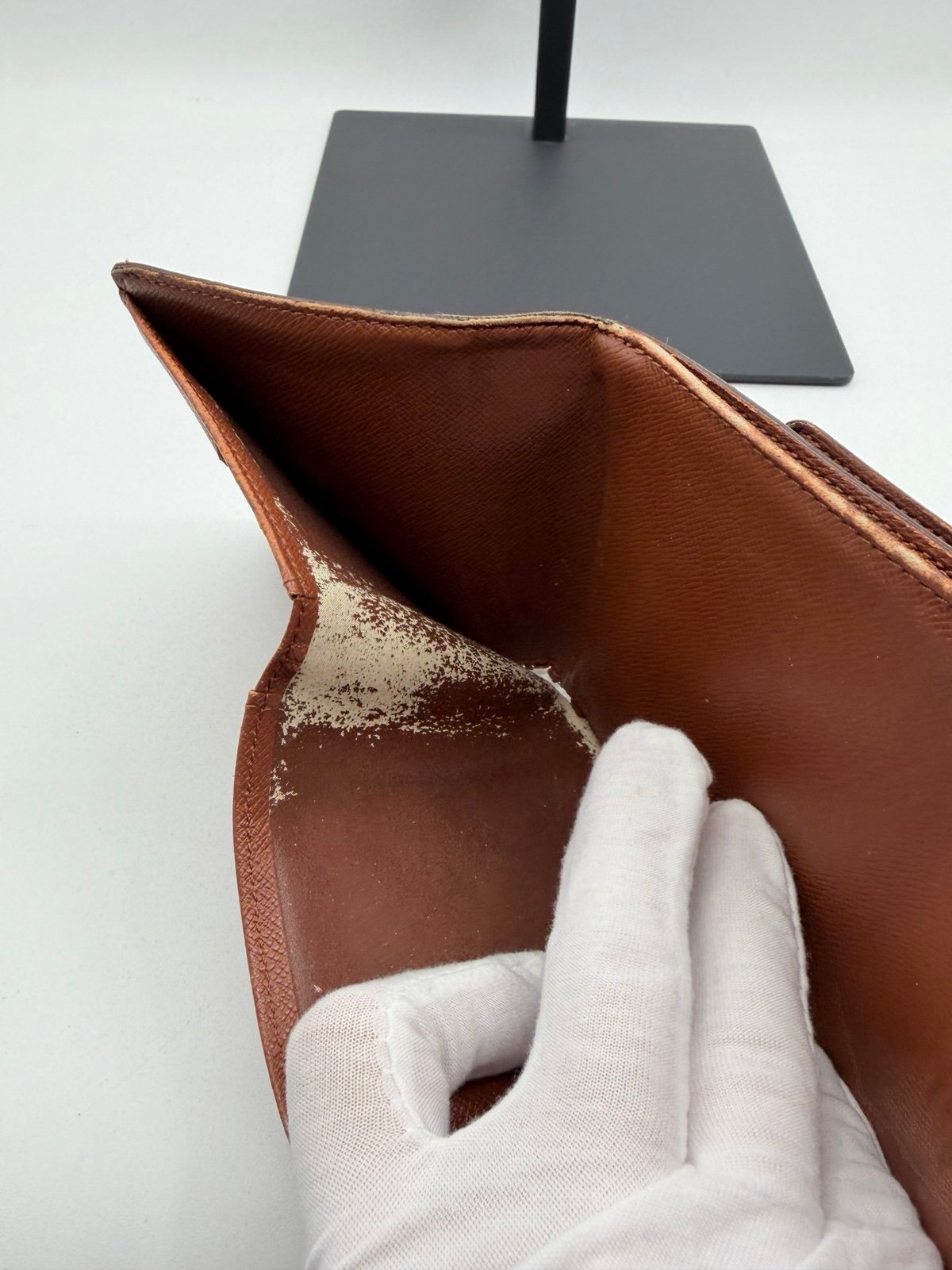 Pre-Owned Louis Vuitton Compact Monogram Wallet