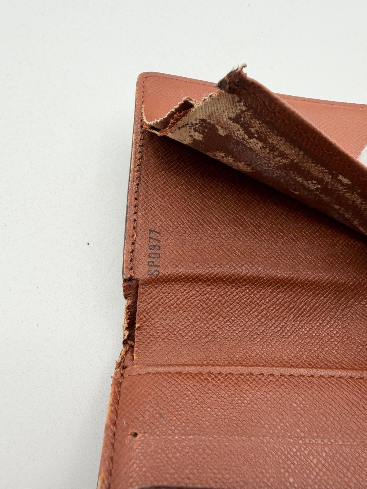 Pre-Owned Louis Vuitton Compact Monogram Wallet