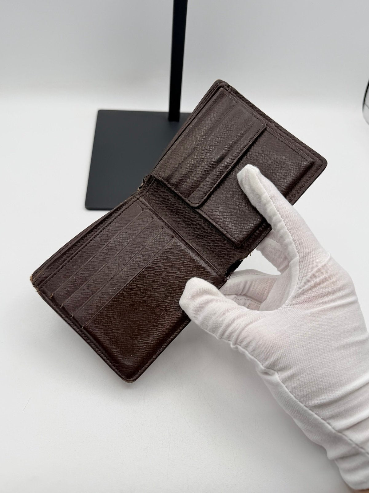 Pre-Owned Louis Vuitton Damier Bifold Wallet