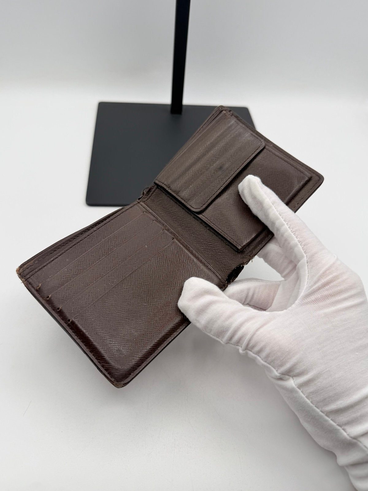 Pre-Owned Louis Vuitton Damier Bifold Wallet