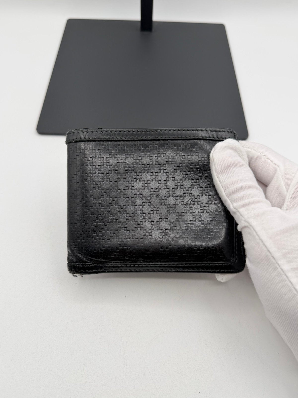 Pre-Owned Gucci Bi Fold Leather Wallet
