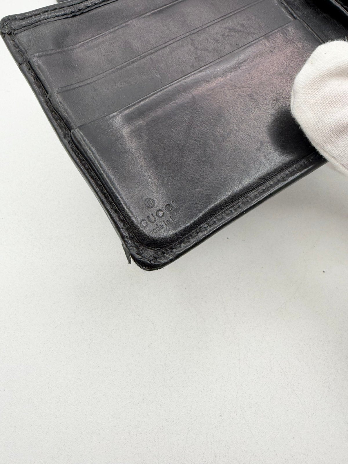 Pre-Owned Gucci Bi Fold Leather Wallet