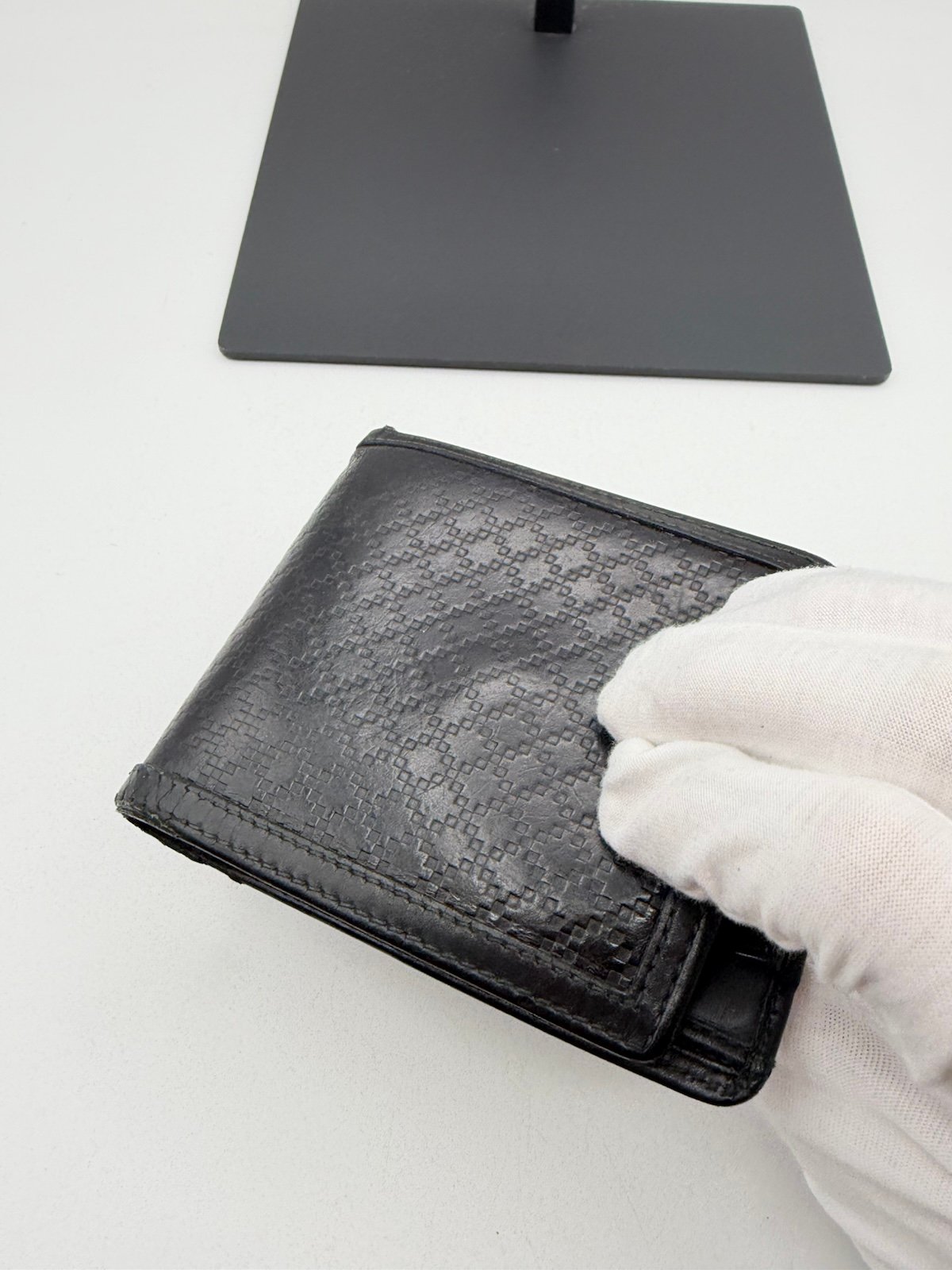 Pre-Owned Gucci Bi Fold Leather Wallet