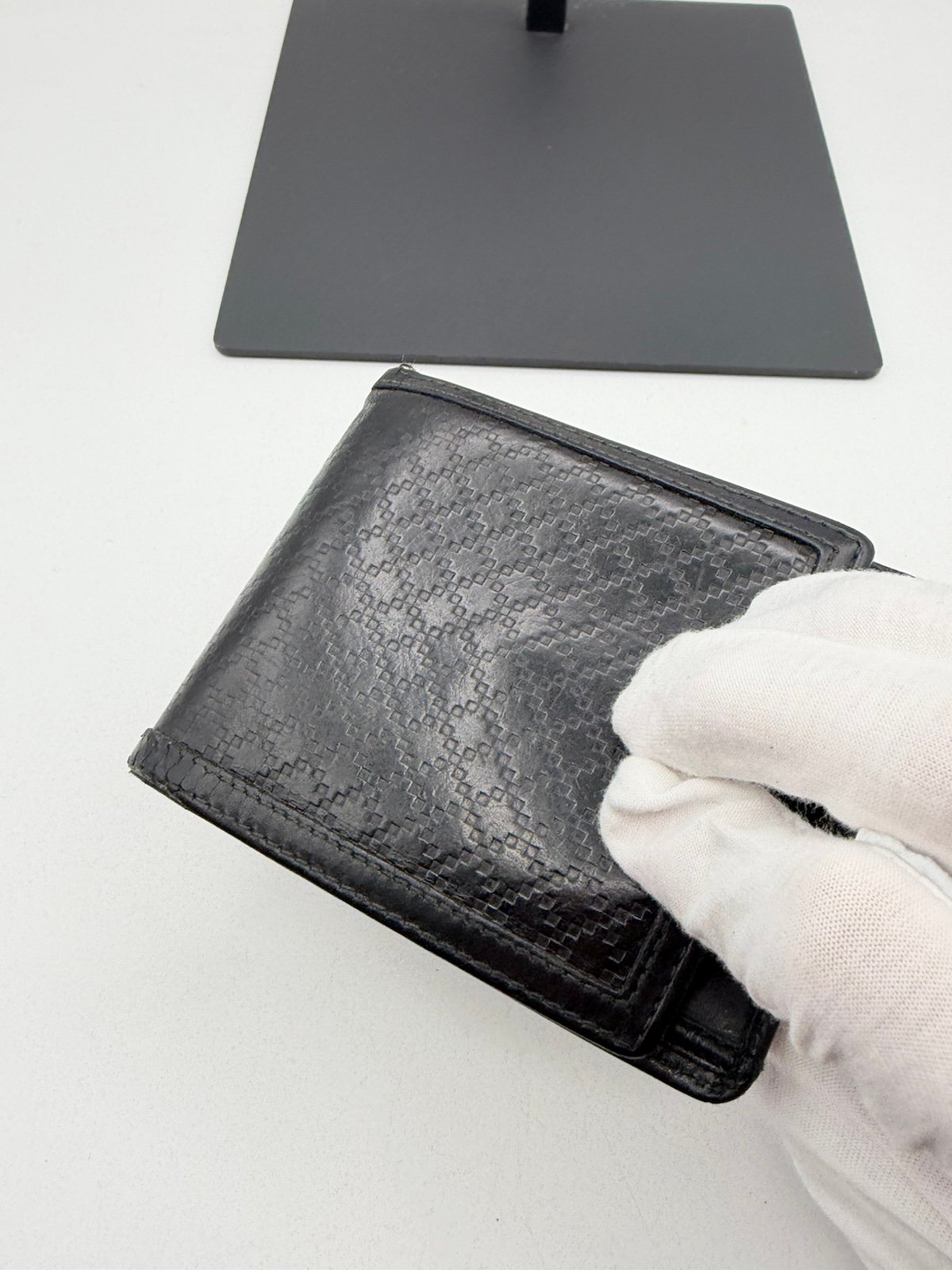 Pre-Owned Gucci Bi Fold Leather Wallet