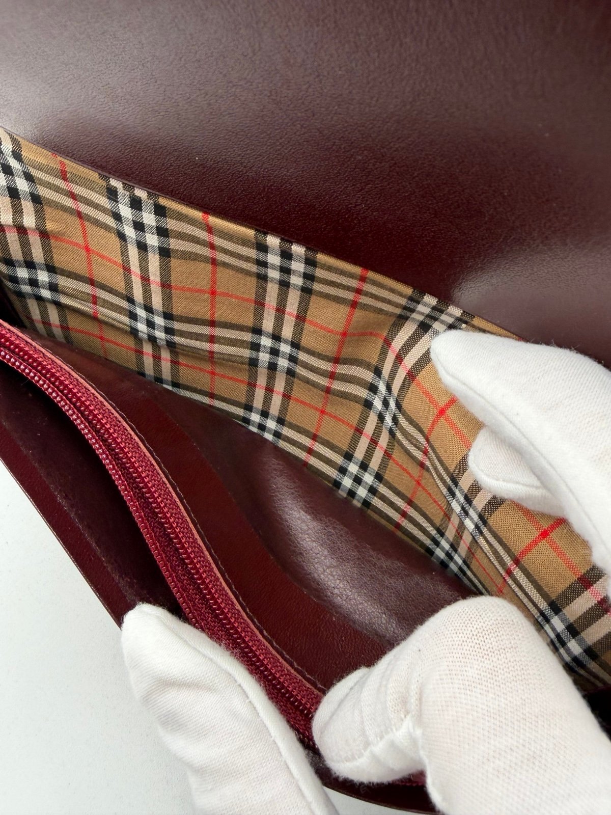 Pre-Owned Burberry long Leather Bifold Wallet