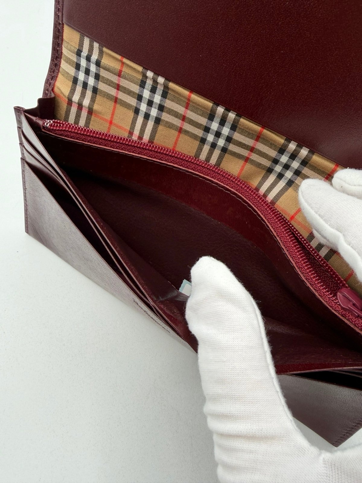 Pre-Owned Burberry long Leather Bifold Wallet