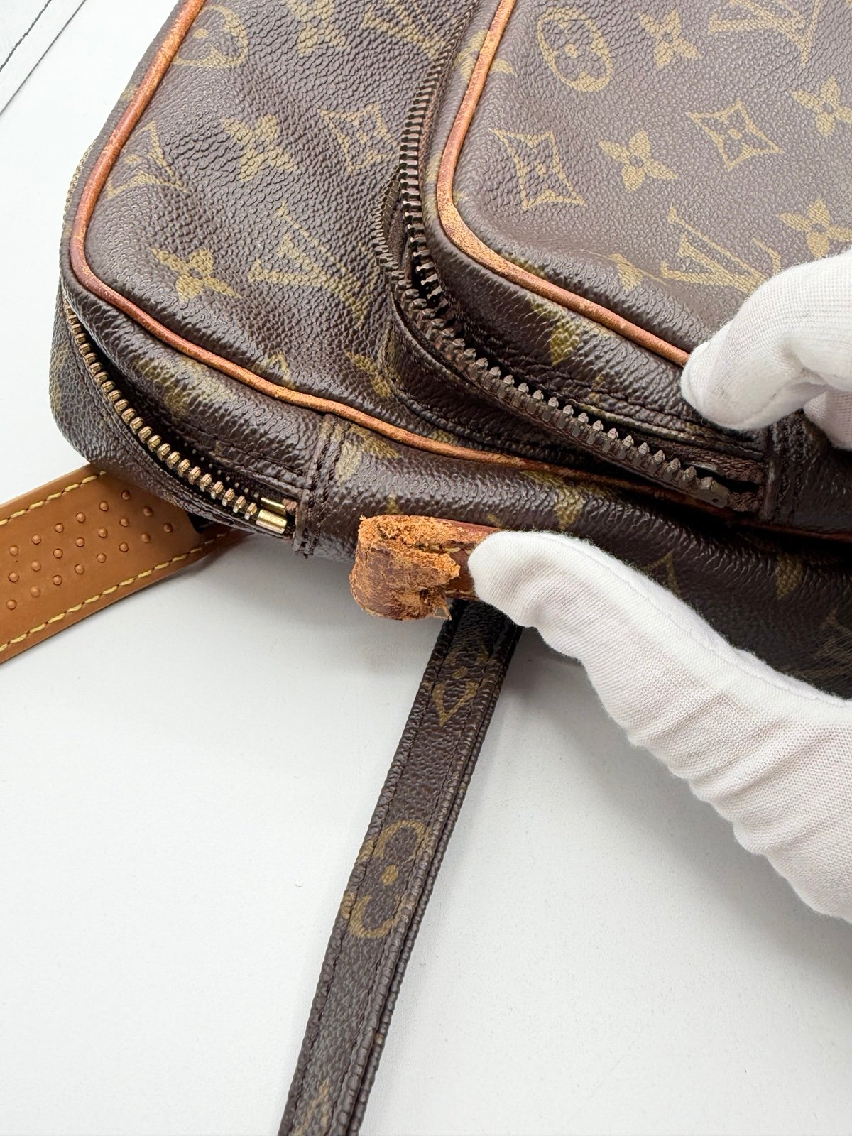 Pre-Owned Louis Vuitton Monogram Crossbody Bag