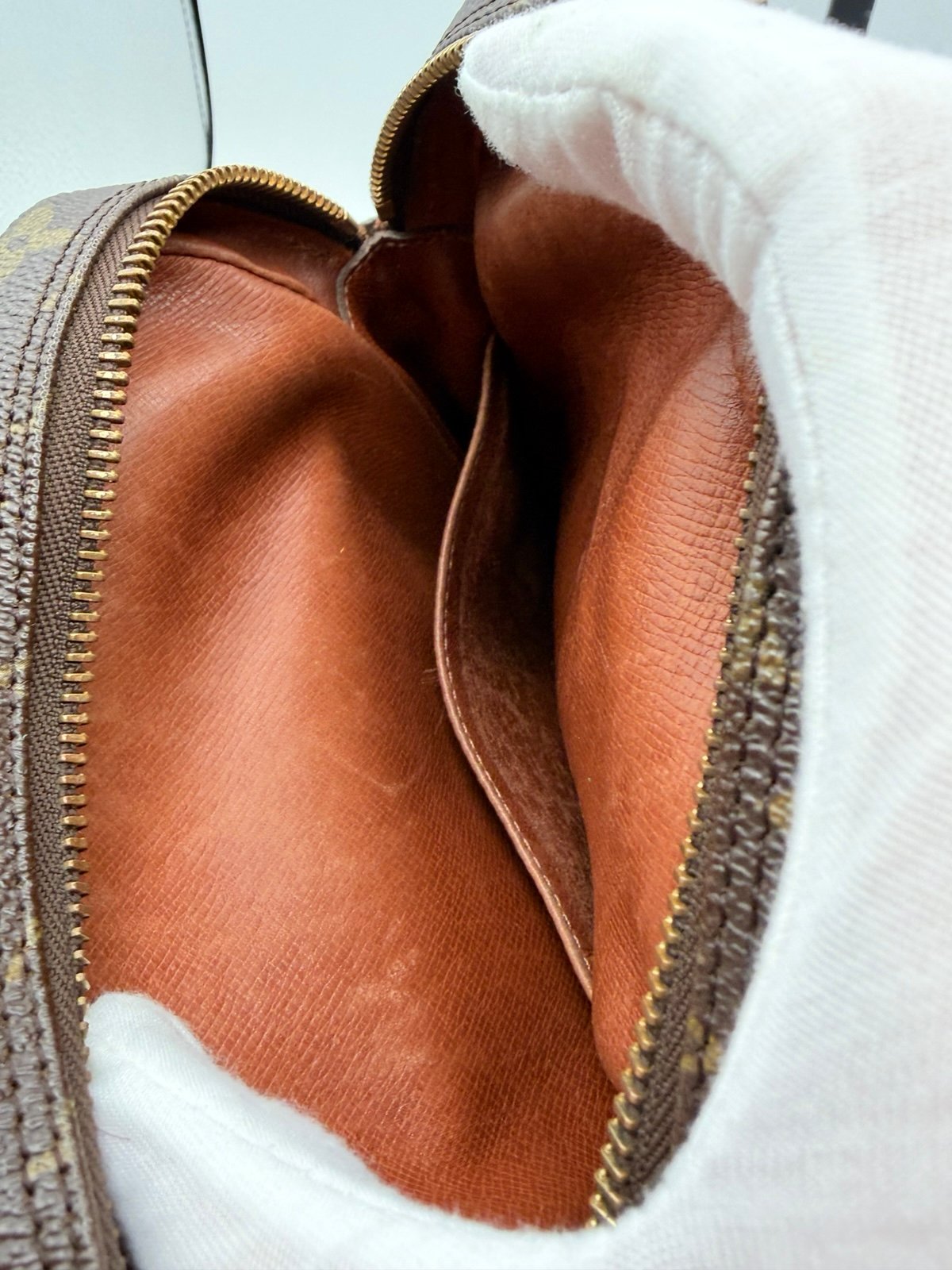 Pre-Owned Louis Vuitton Monogram Crossbody Bag