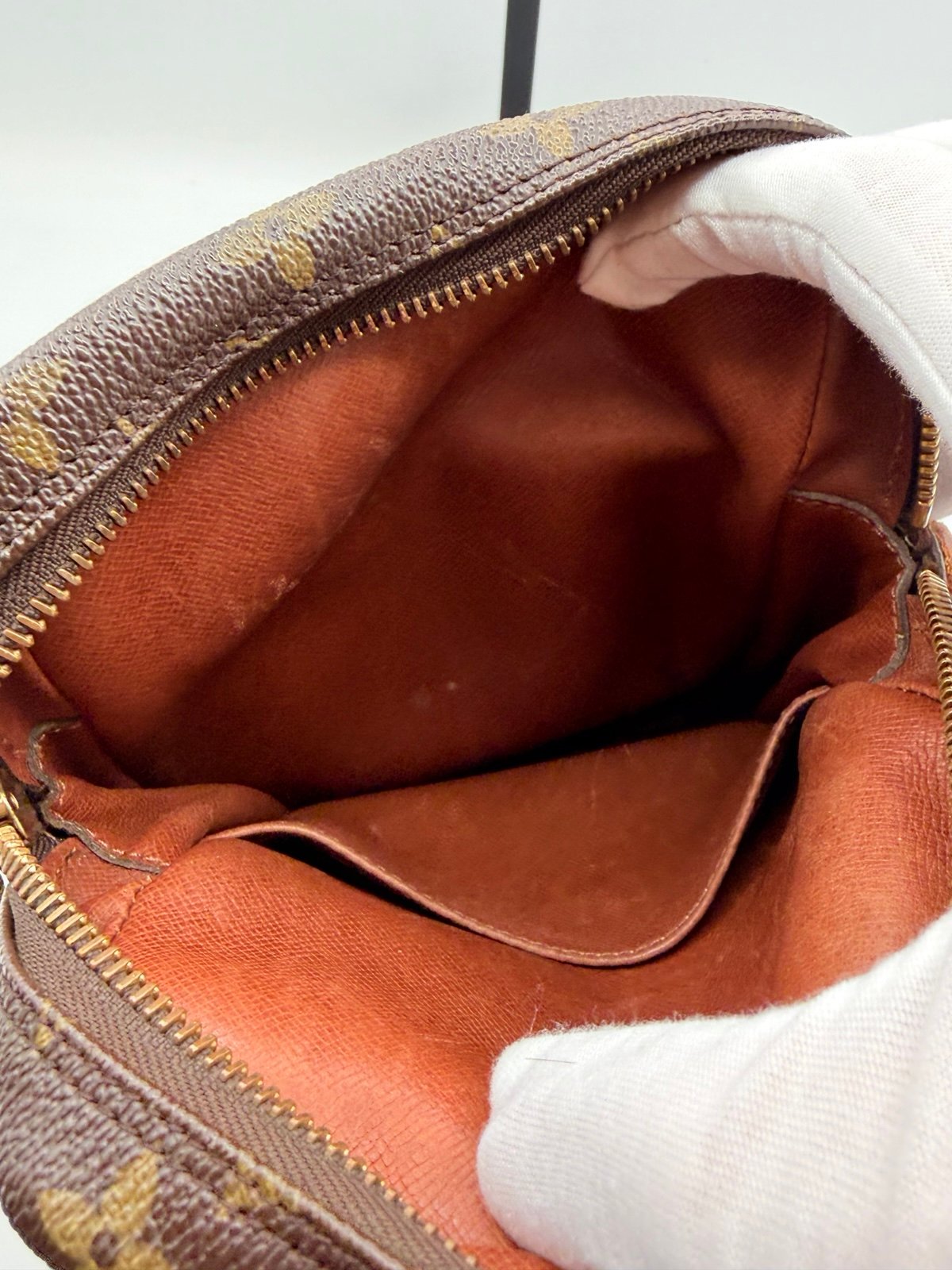 Pre-Owned Louis Vuitton Monogram Crossbody Bag