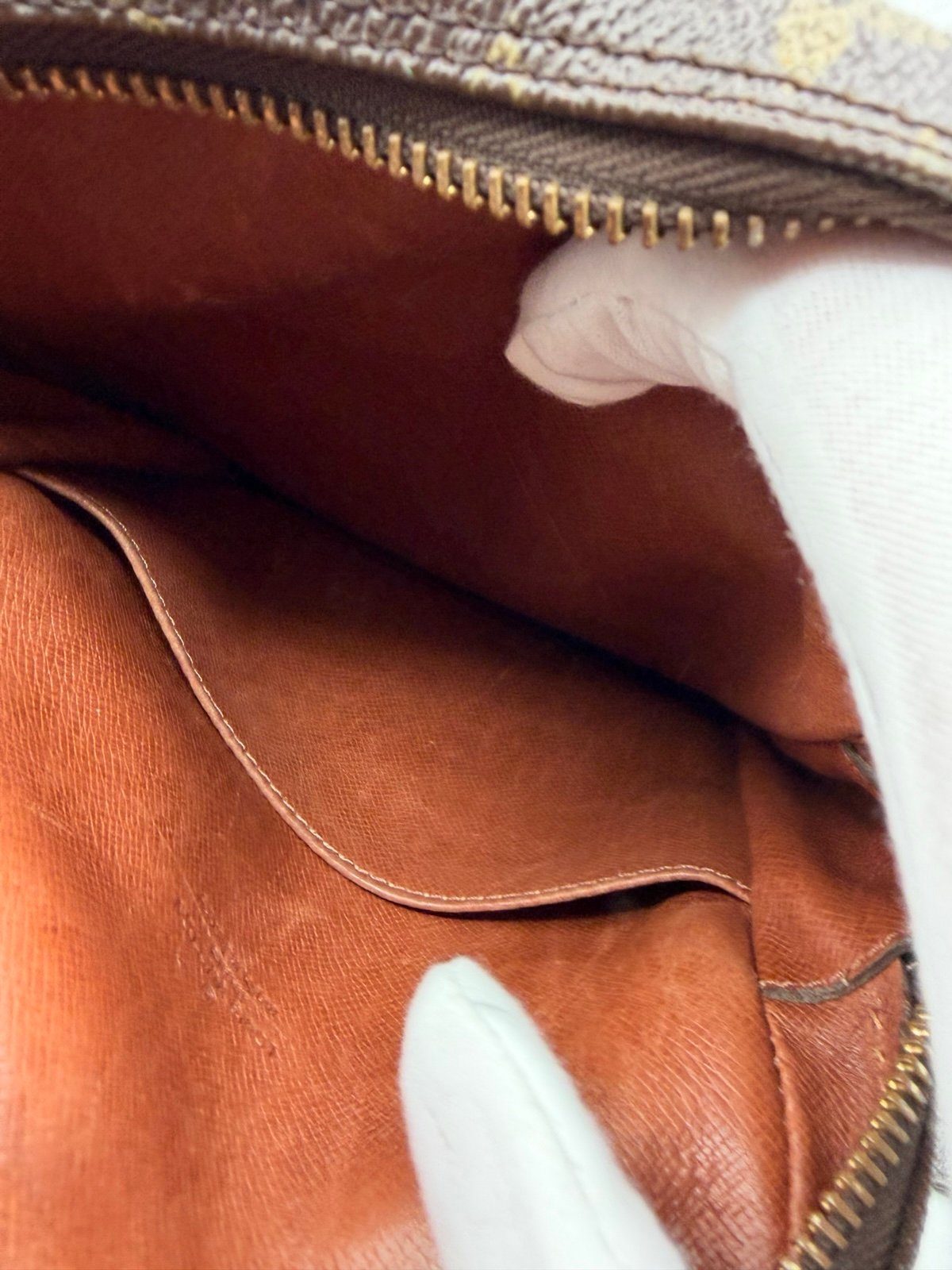 Pre-Owned Louis Vuitton Monogram Crossbody Bag