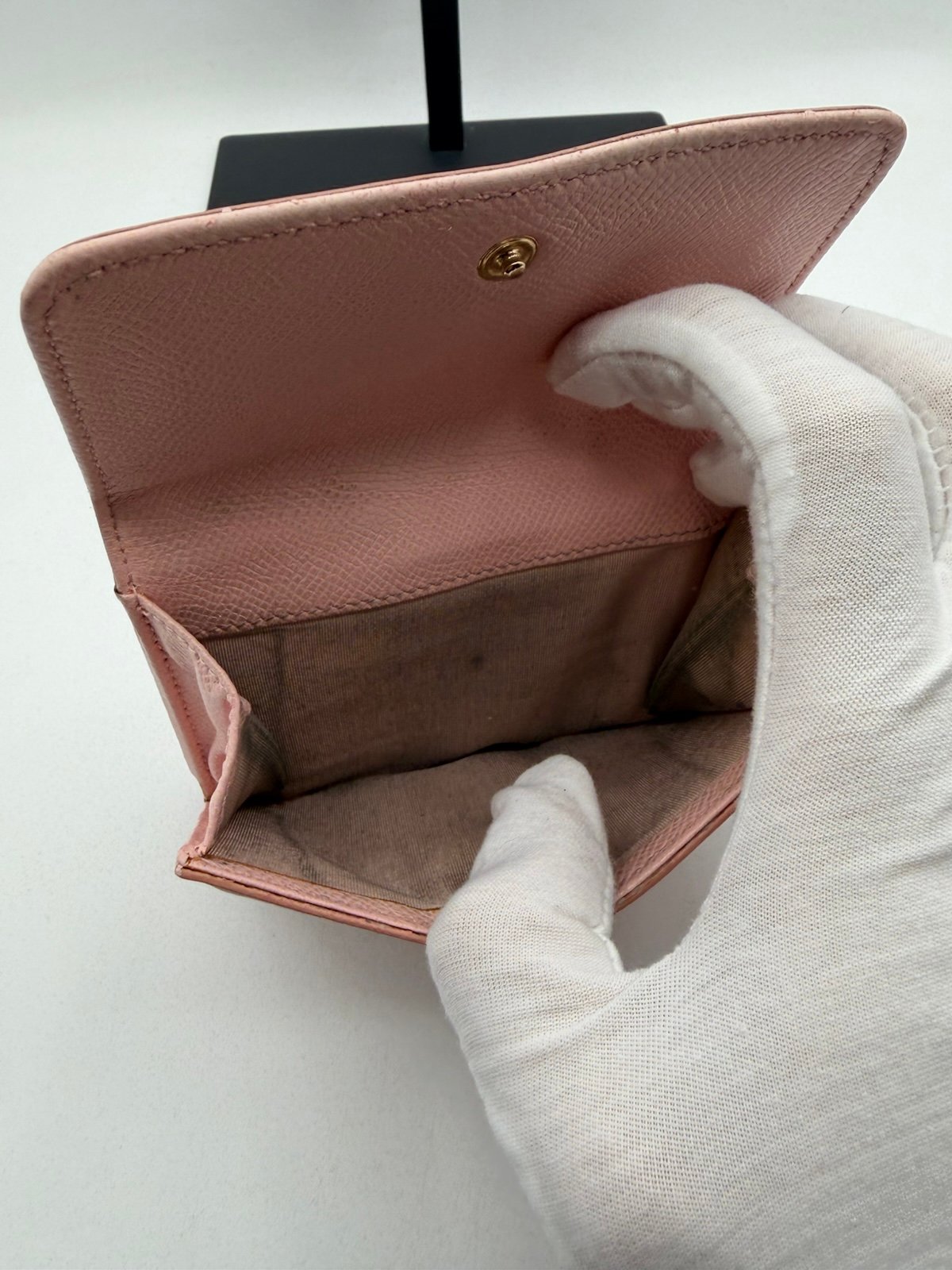 Pre-Owned Salvatore Ferragamo Pebbled Leather Wallet