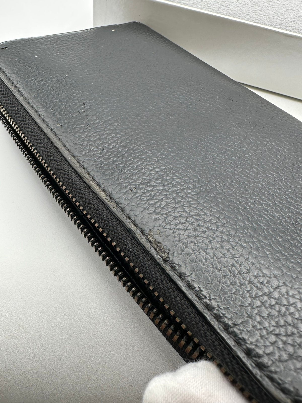 Pre-Owned Emporio Armani Zip Around Wallet