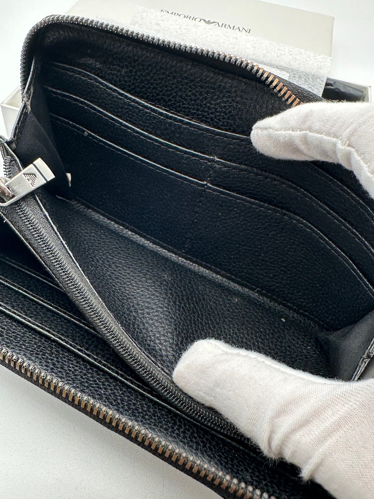 Pre-Owned Emporio Armani Zip Around Wallet