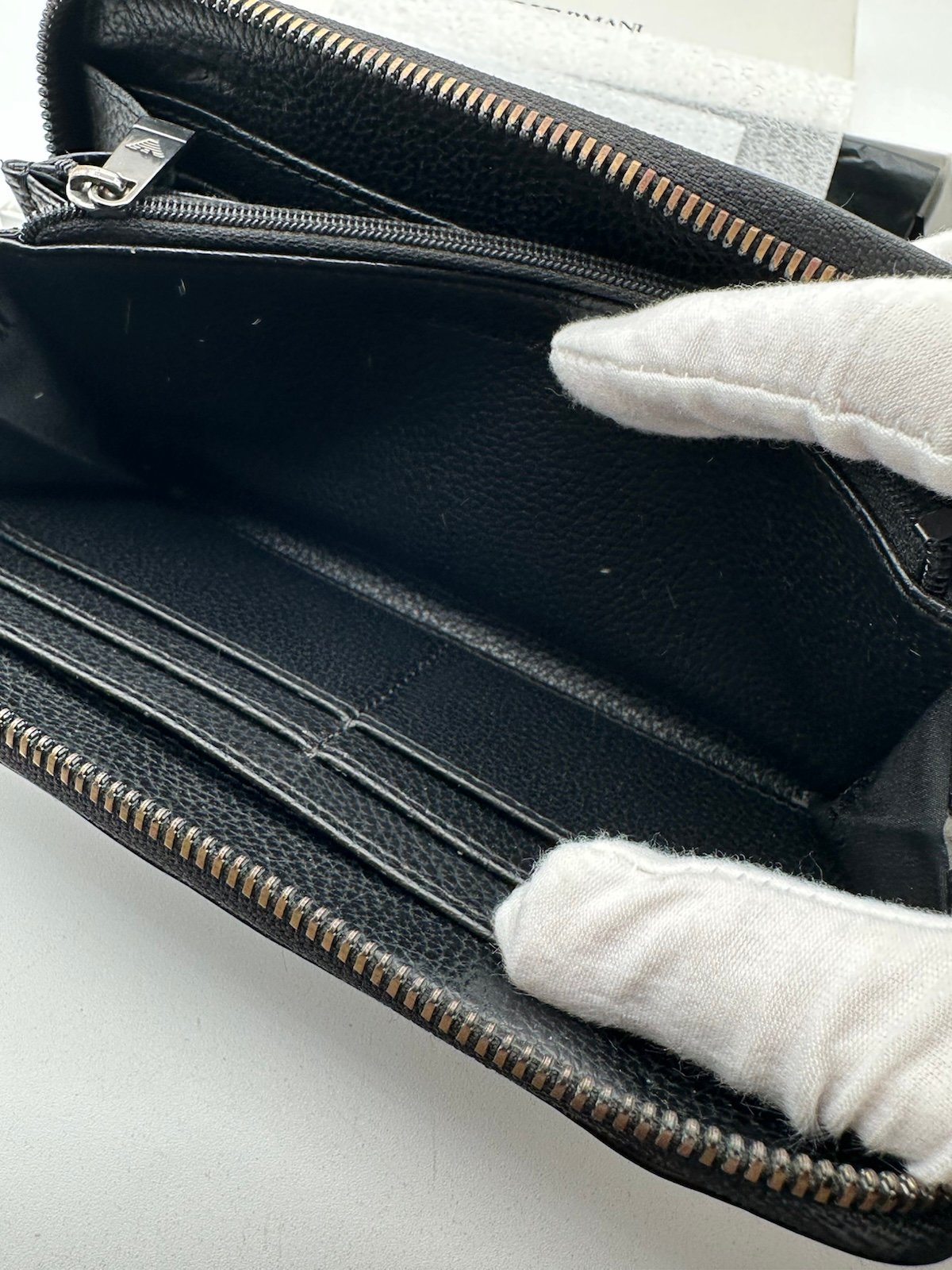 Pre-Owned Emporio Armani Zip Around Wallet