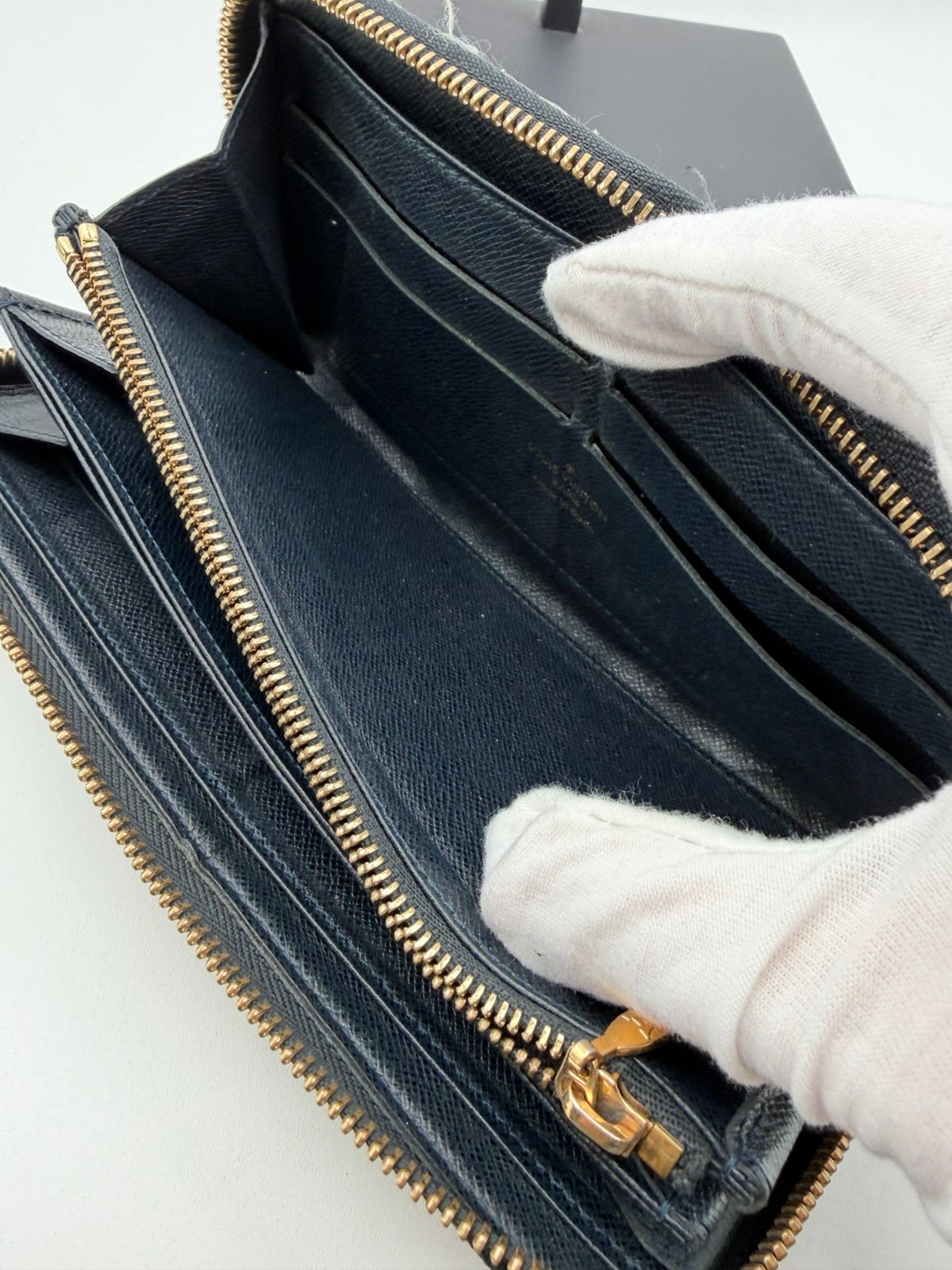 Pre-Owned Louis Vuitton Denim Zip Around Wallet