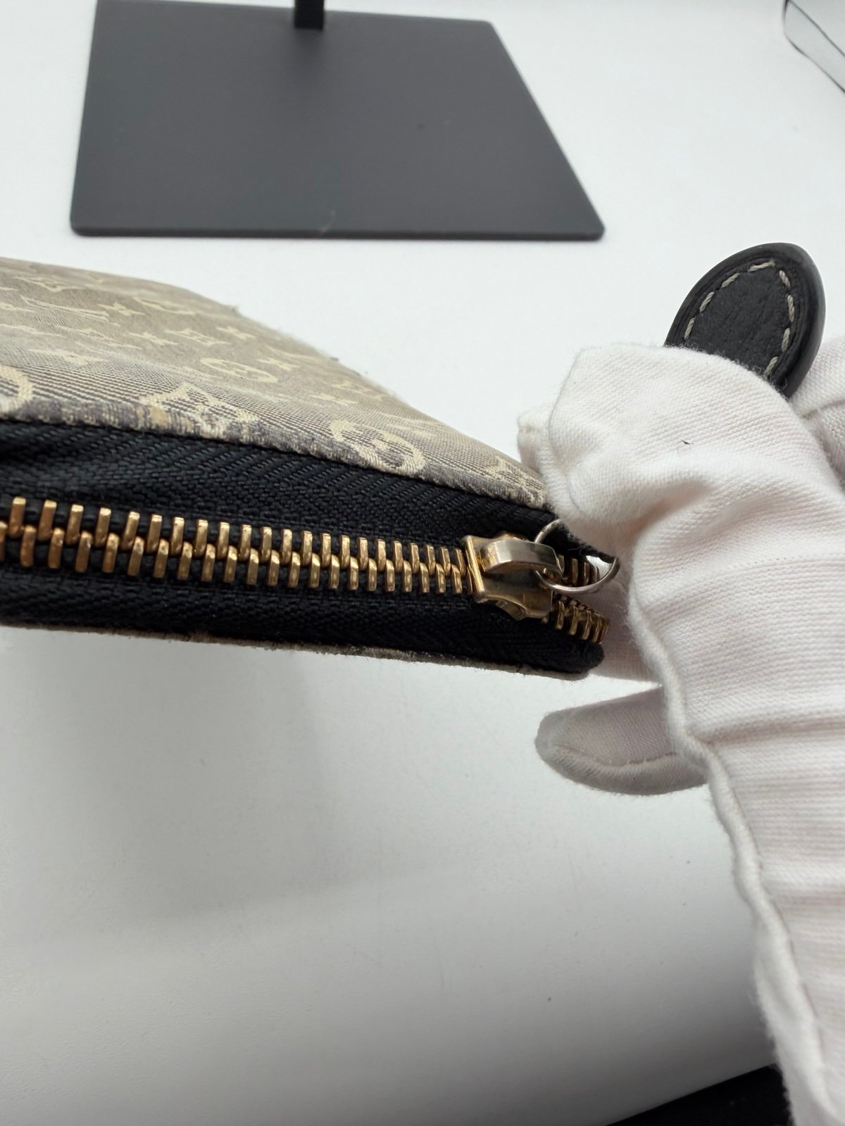 Pre-Owned Louis Vuitton Denim Zip Around Wallet
