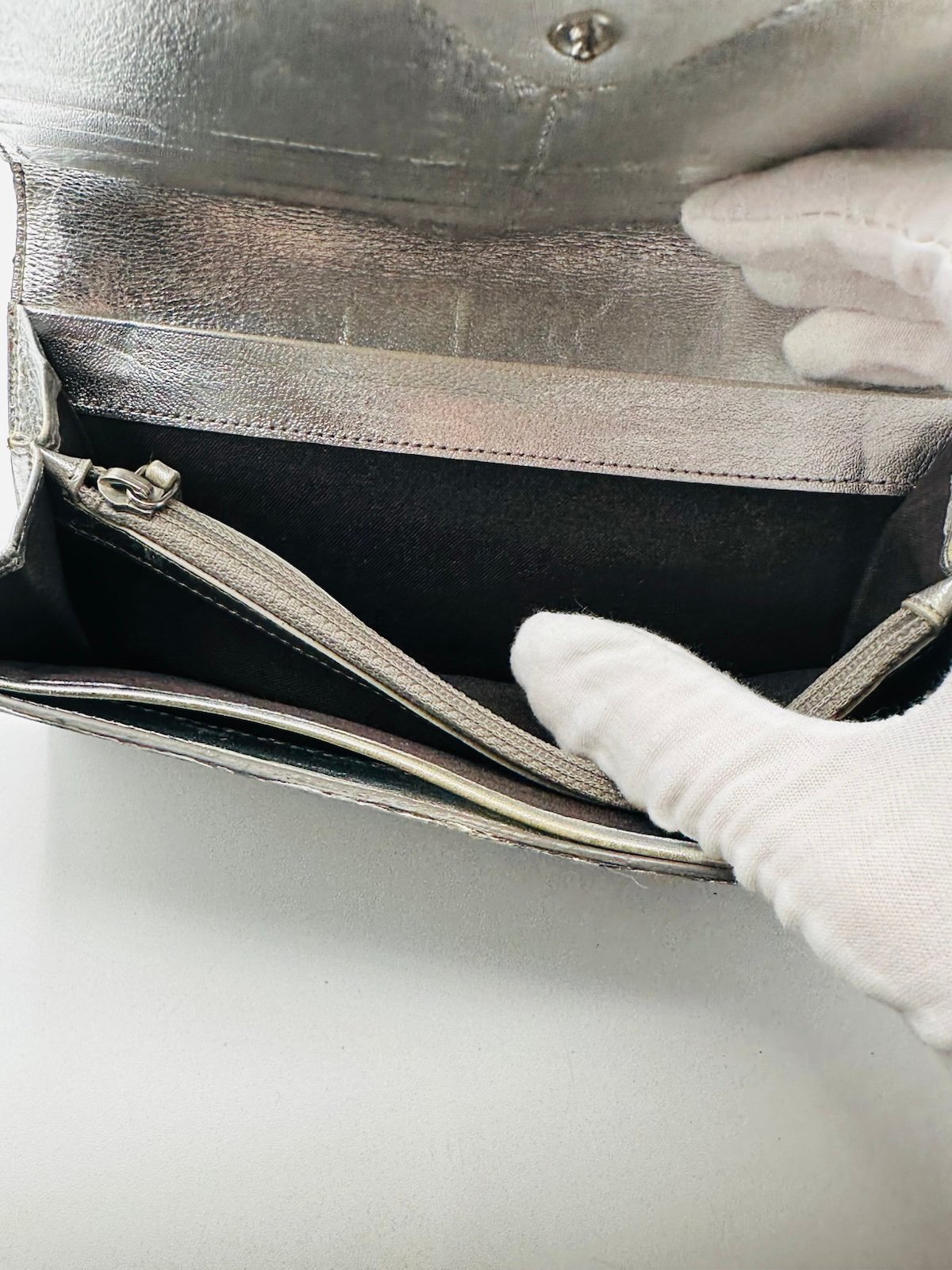Pre-Owned Fendi Large Silver Flap Wallet