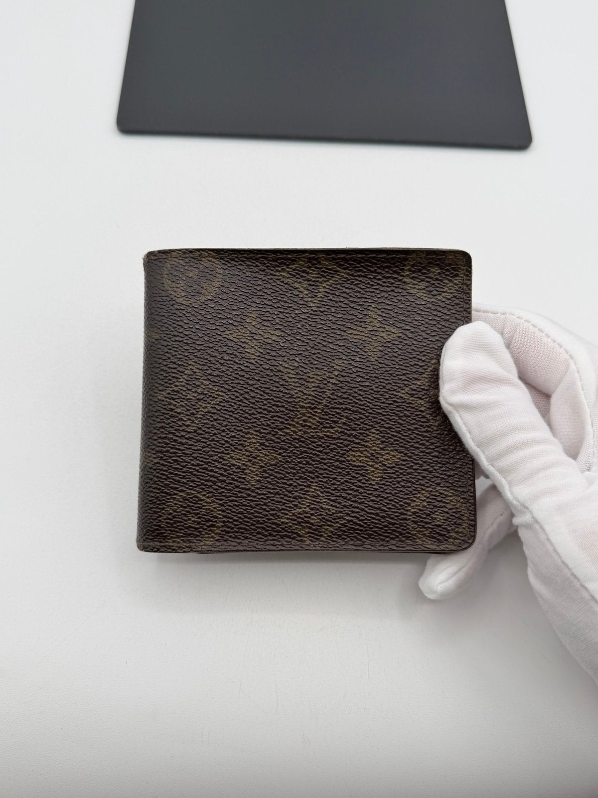 Pre-Owned Louis Vuitton Monogram Bifold Wallet