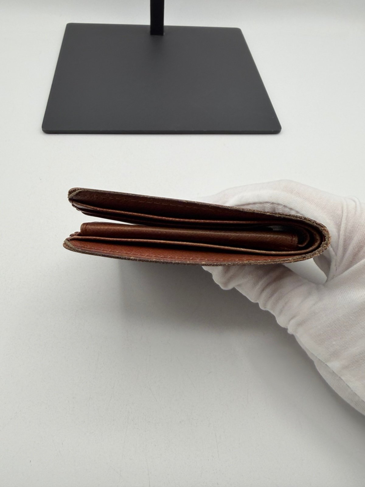 Pre-Owned Louis Vuitton Monogram Bifold Wallet