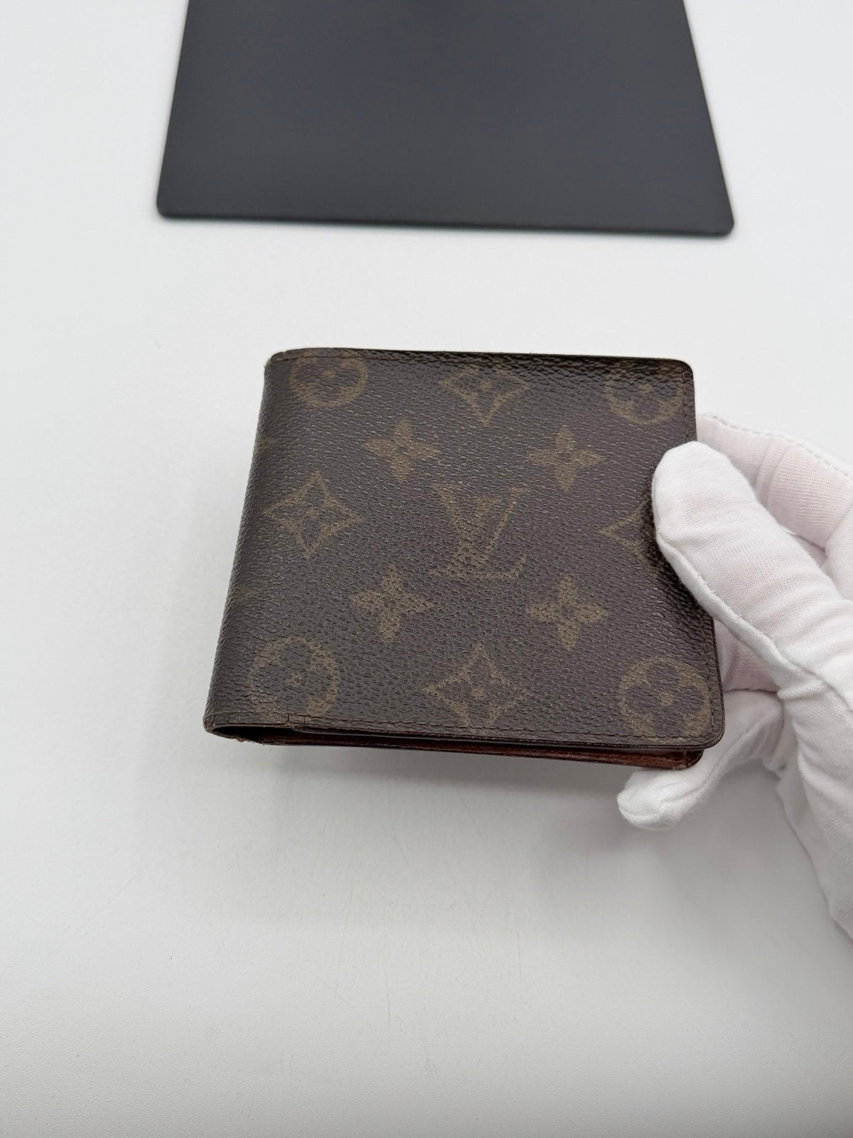Pre-Owned Louis Vuitton Monogram Bifold Wallet