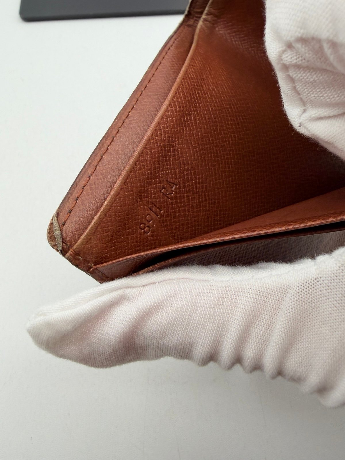 Pre-Owned Louis Vuitton Monogram Bifold Wallet
