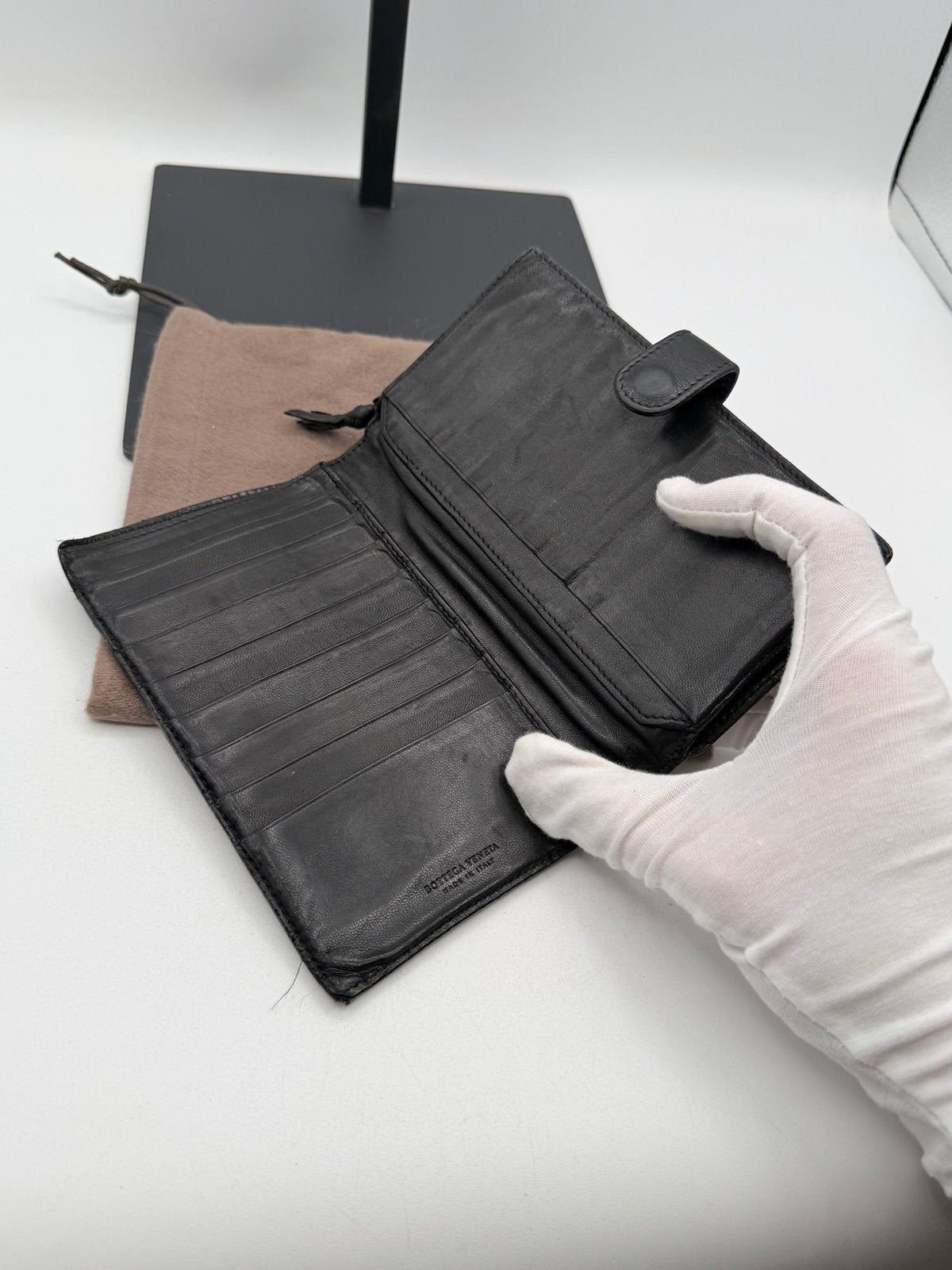 Pre-Owned Bottega Veneta Intrecciato Woven Leather Wallet