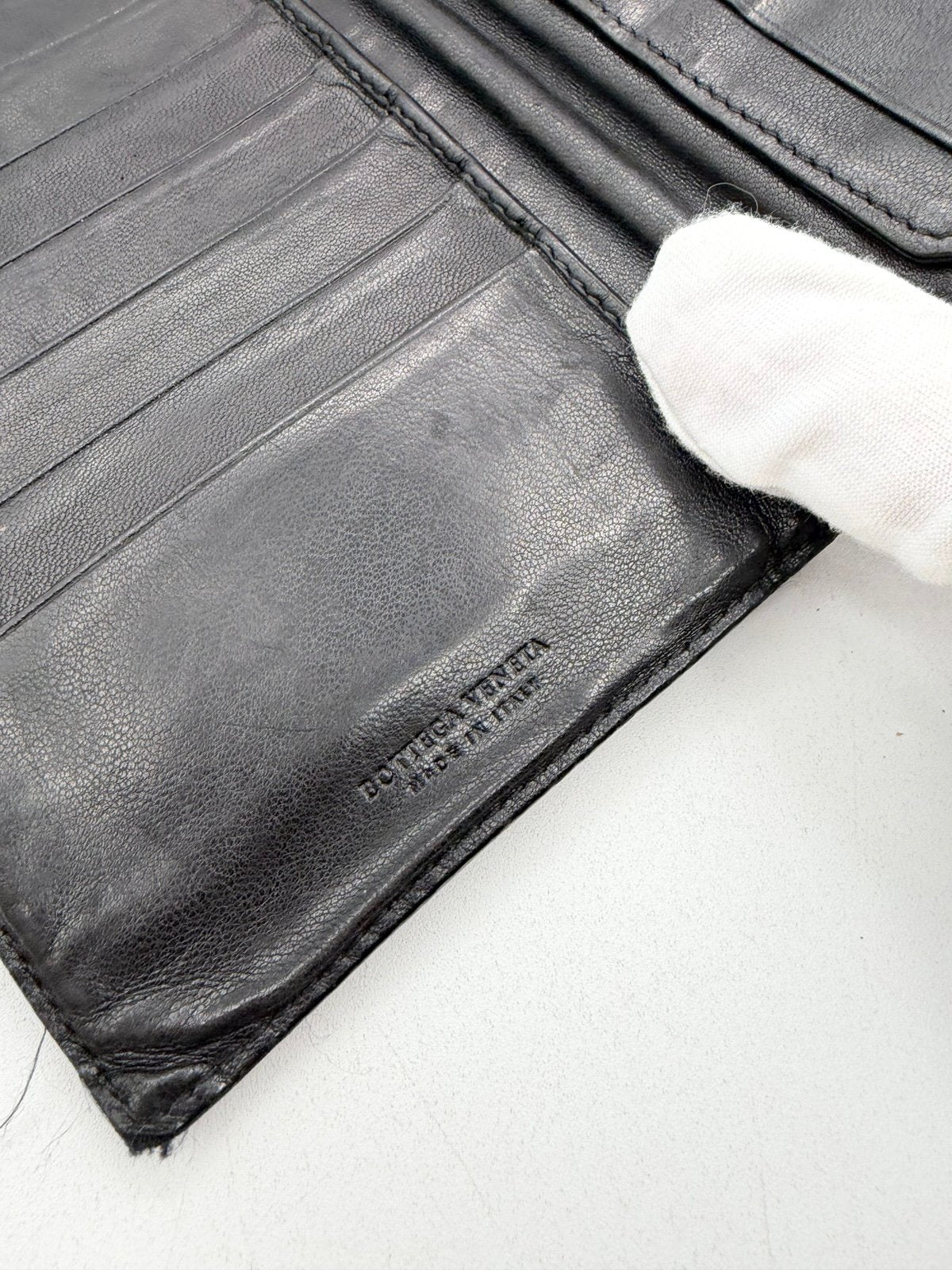 Pre-Owned Bottega Veneta Intrecciato Woven Leather Wallet