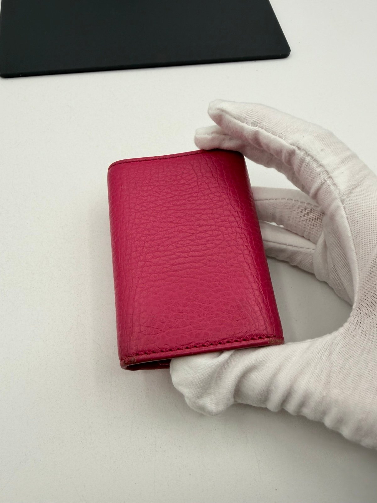 Pre-Owned Gucci Pebbled Leather Card / Key Holder