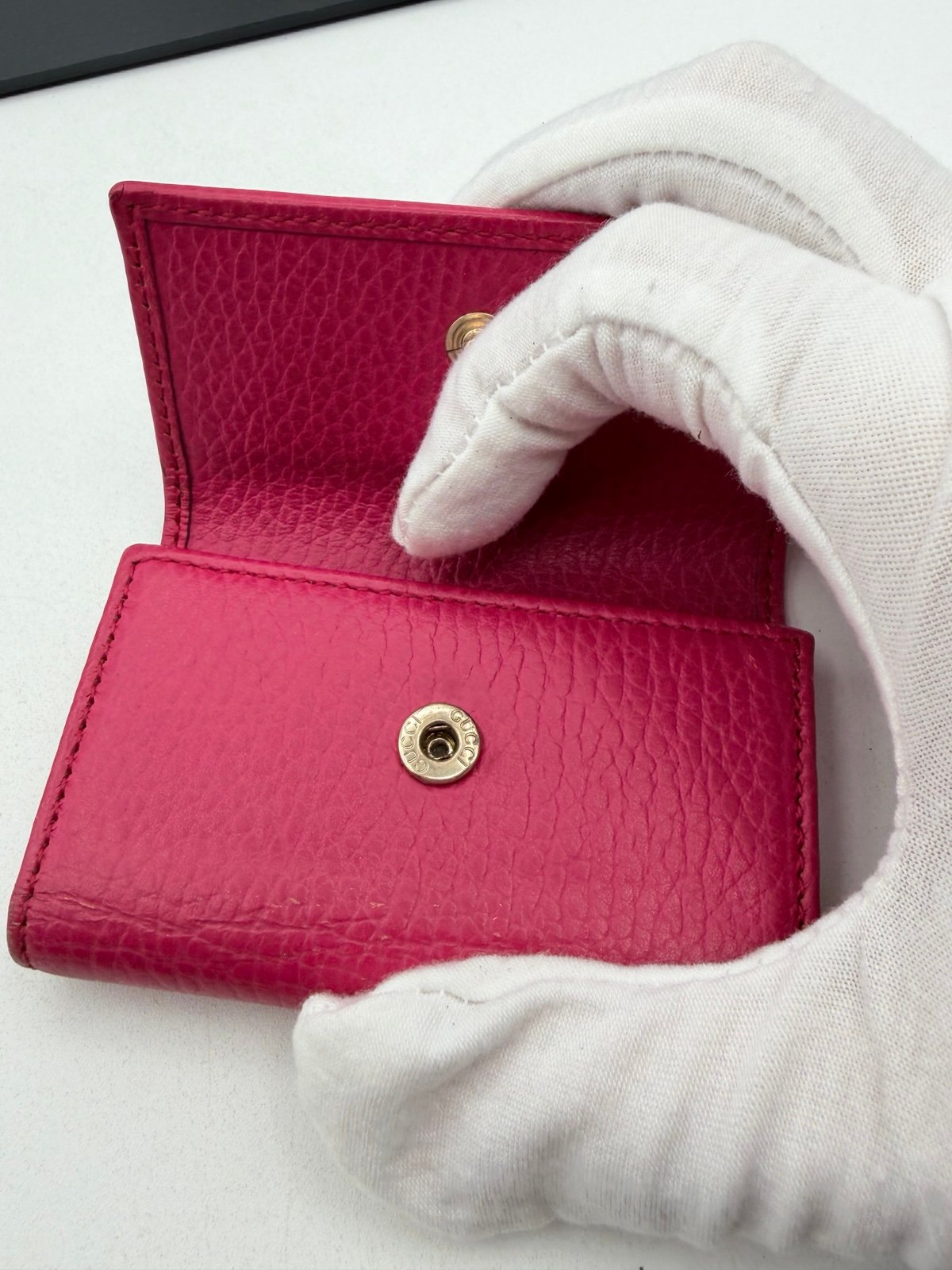 Pre-Owned Gucci Pebbled Leather Card / Key Holder