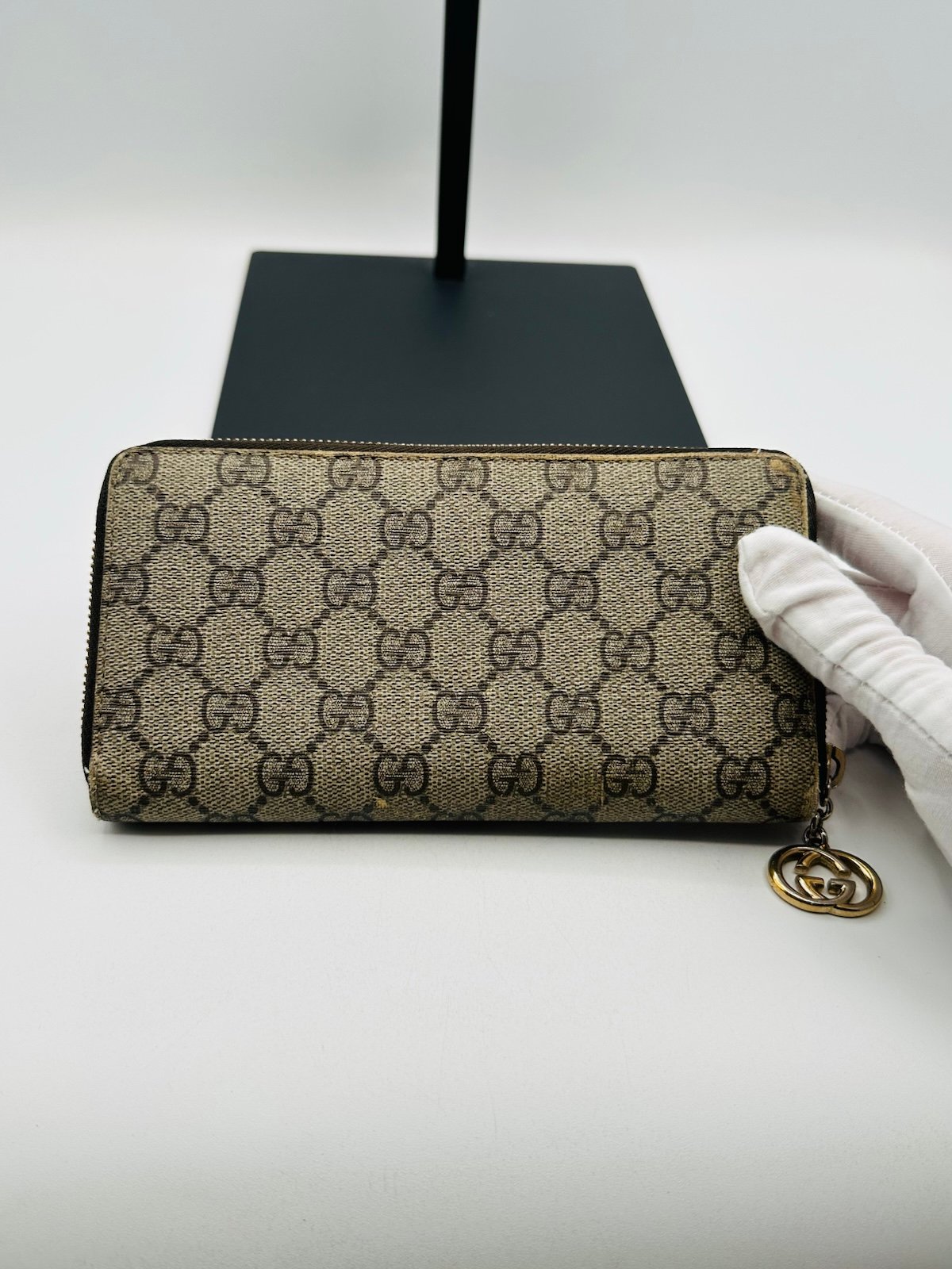 Pre-Owned Gucci Large Monogram GG Charm Zip Wallet
