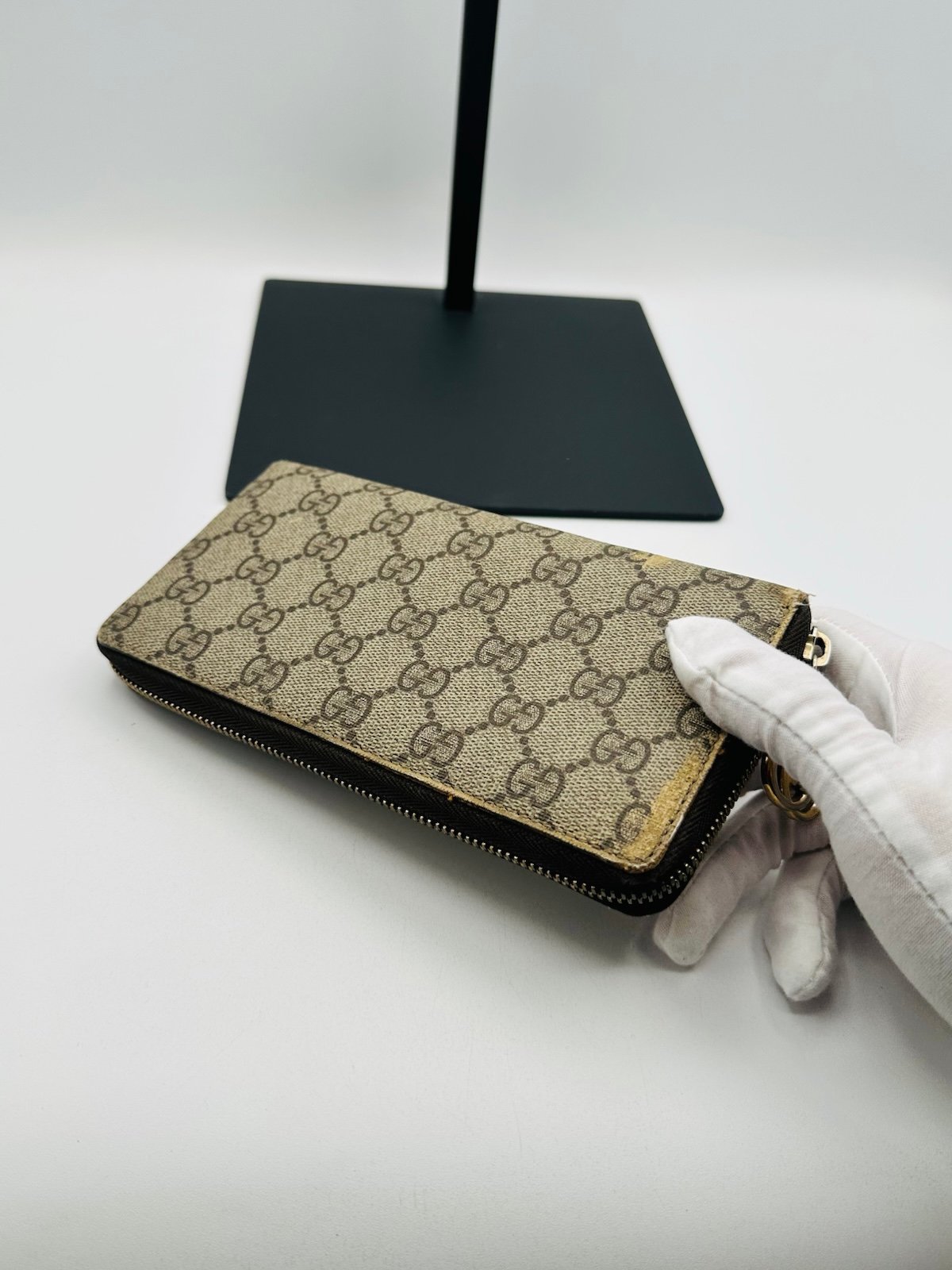 Pre-Owned Gucci Large Monogram GG Charm Zip Wallet