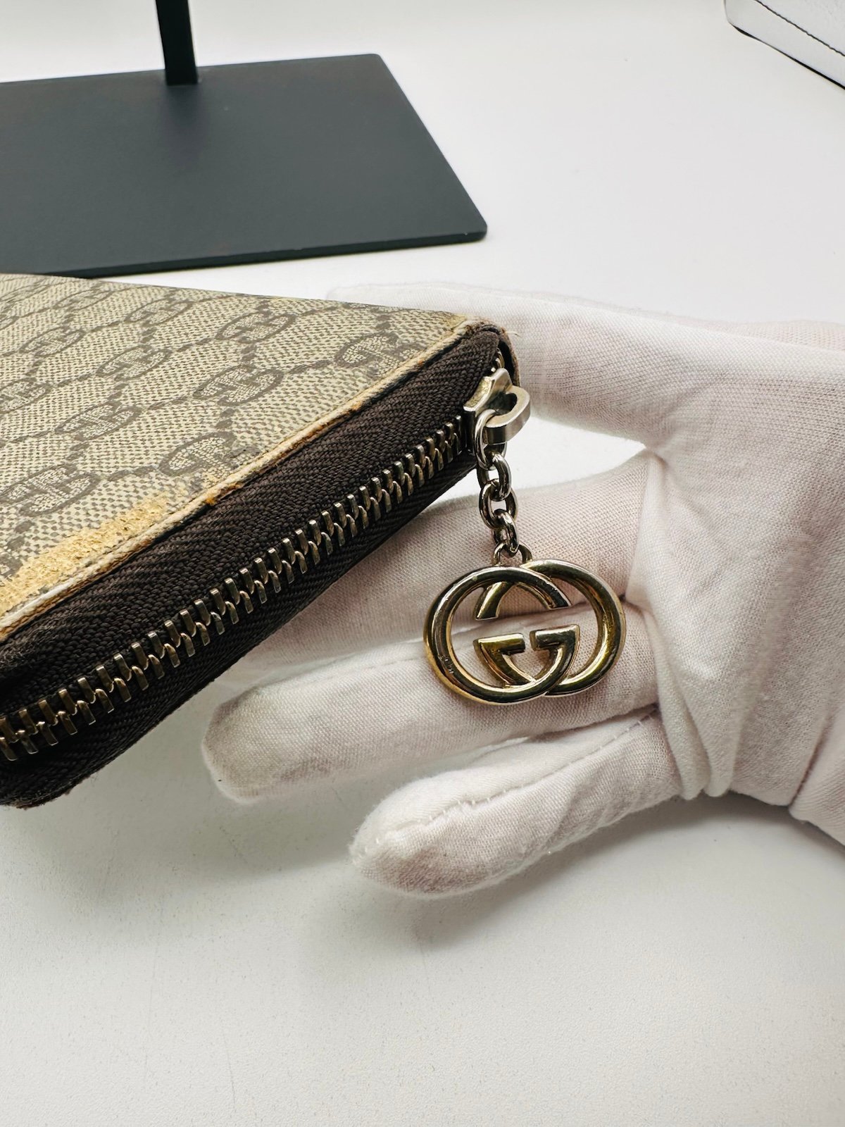 Pre-Owned Gucci Large Monogram GG Charm Zip Wallet