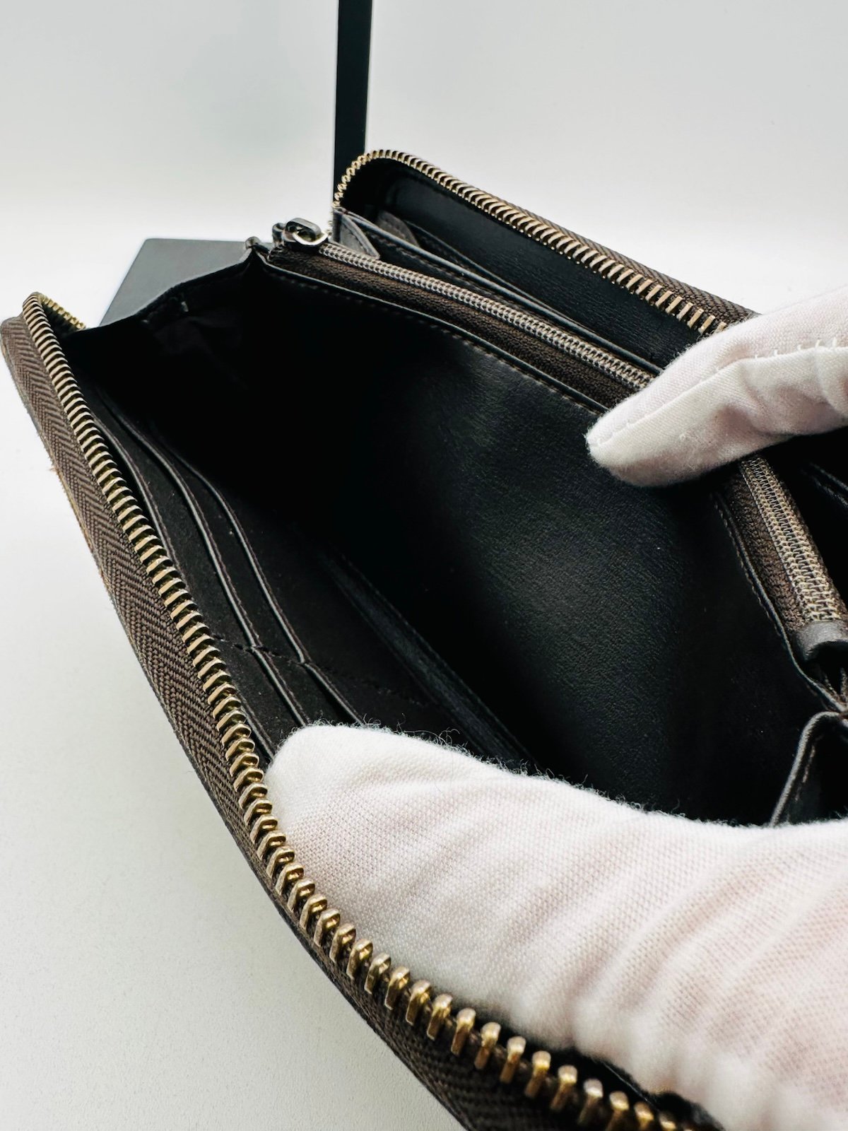 Pre-Owned Gucci Large Monogram GG Charm Zip Wallet
