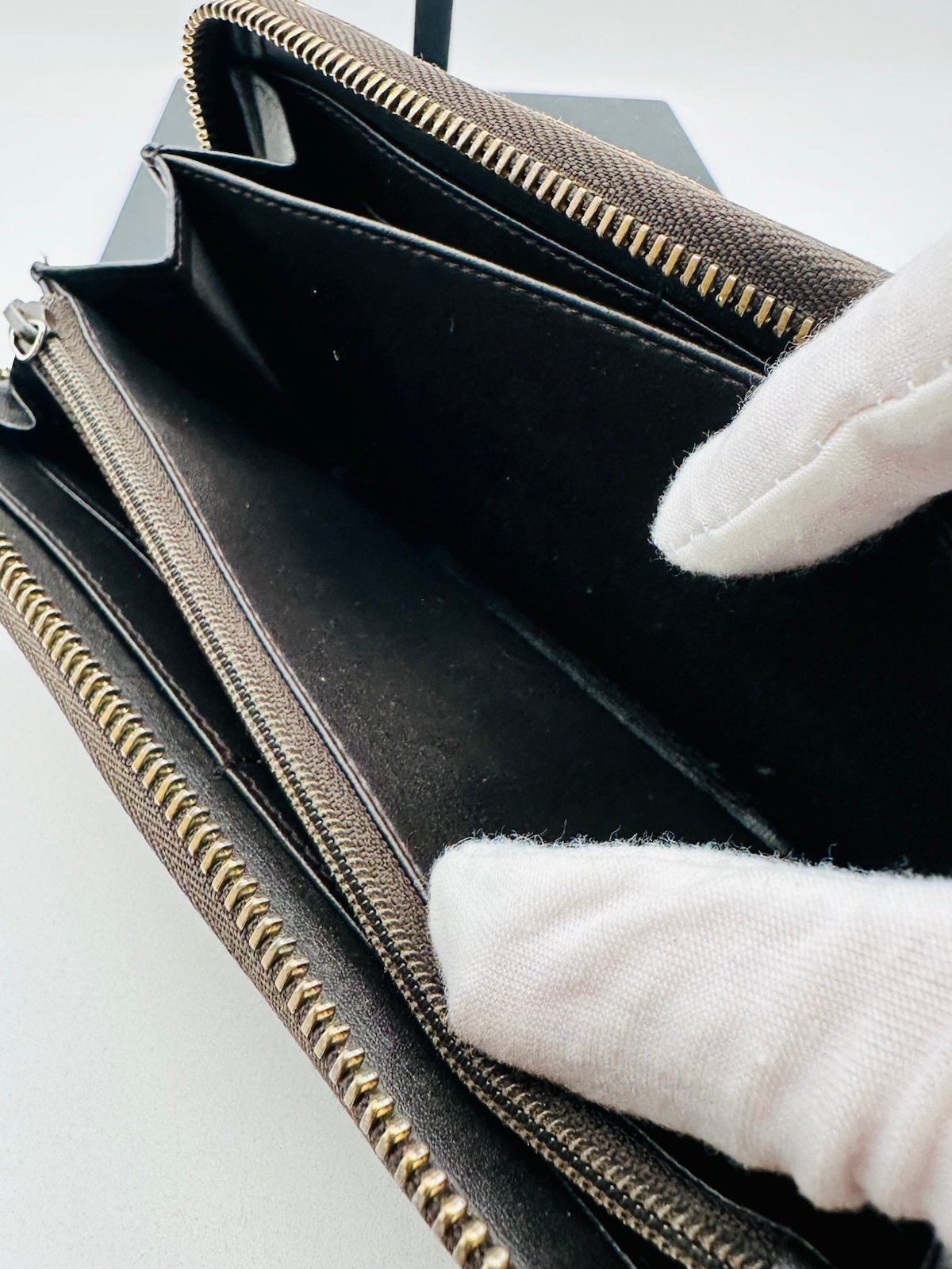 Pre-Owned Gucci Large Monogram GG Charm Zip Wallet