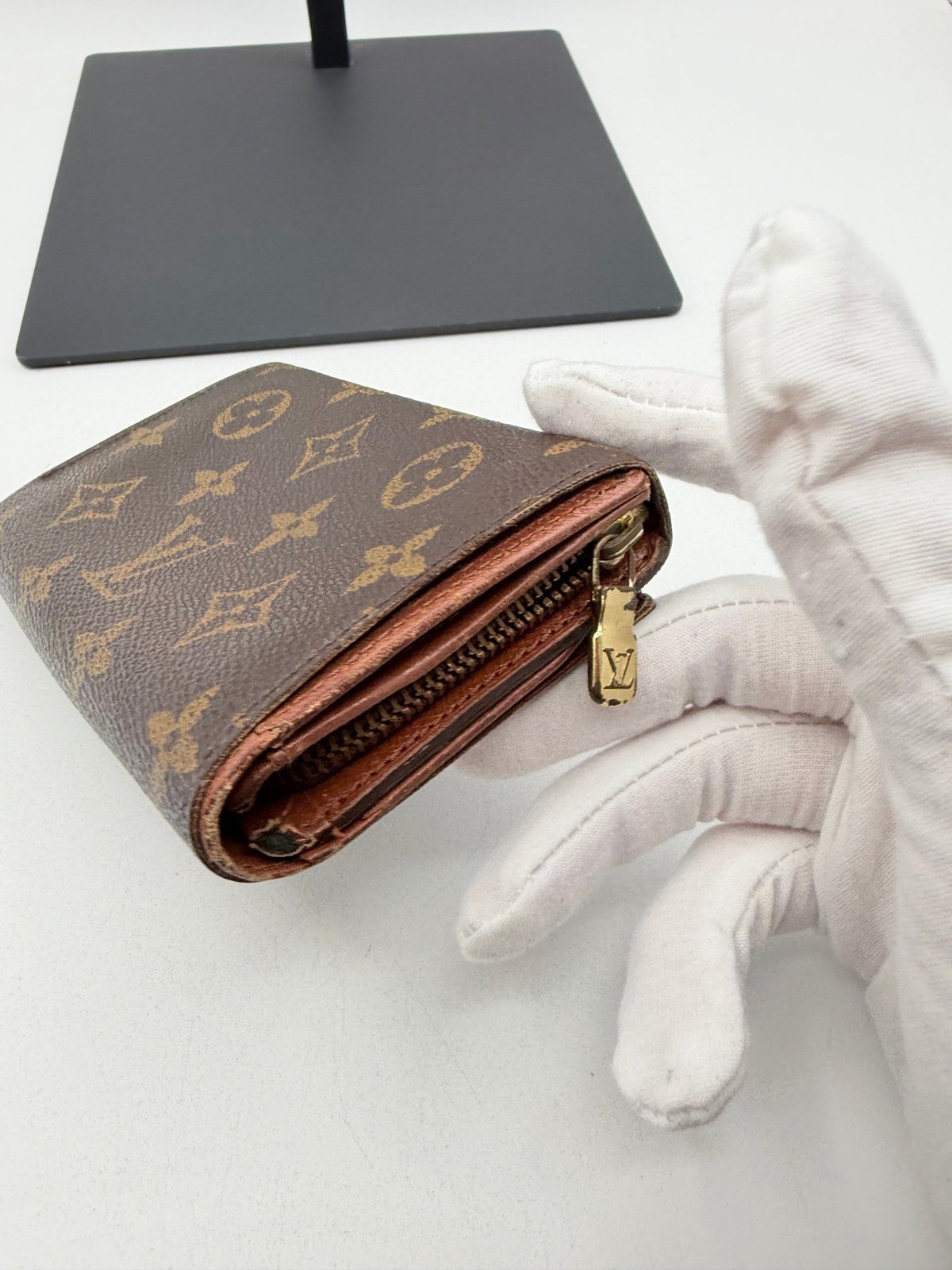Pre-Owned Louis Vuitton Monogram Canvas Wallet