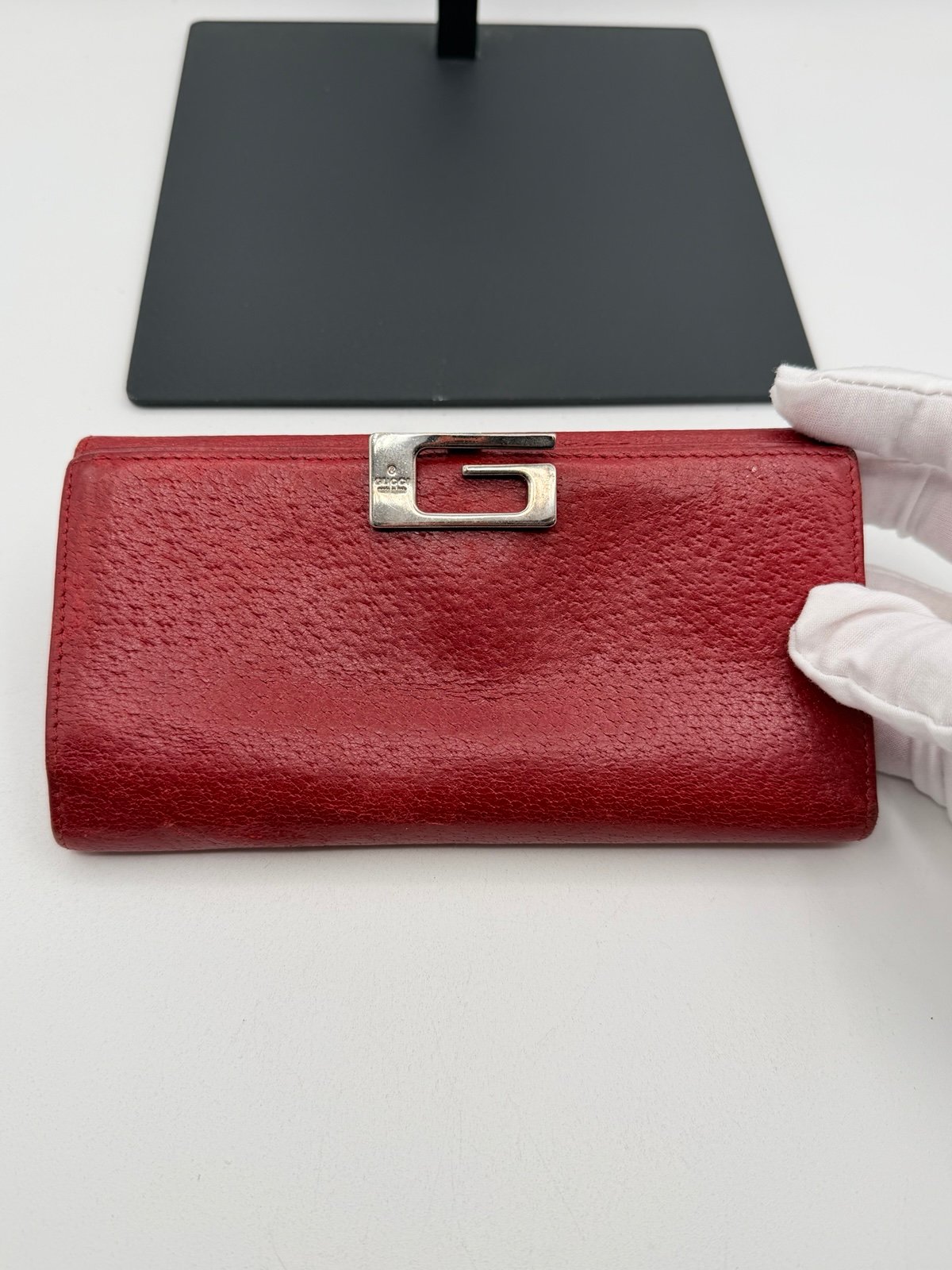Pre-Owned Gucci Long Red Leather Wallet