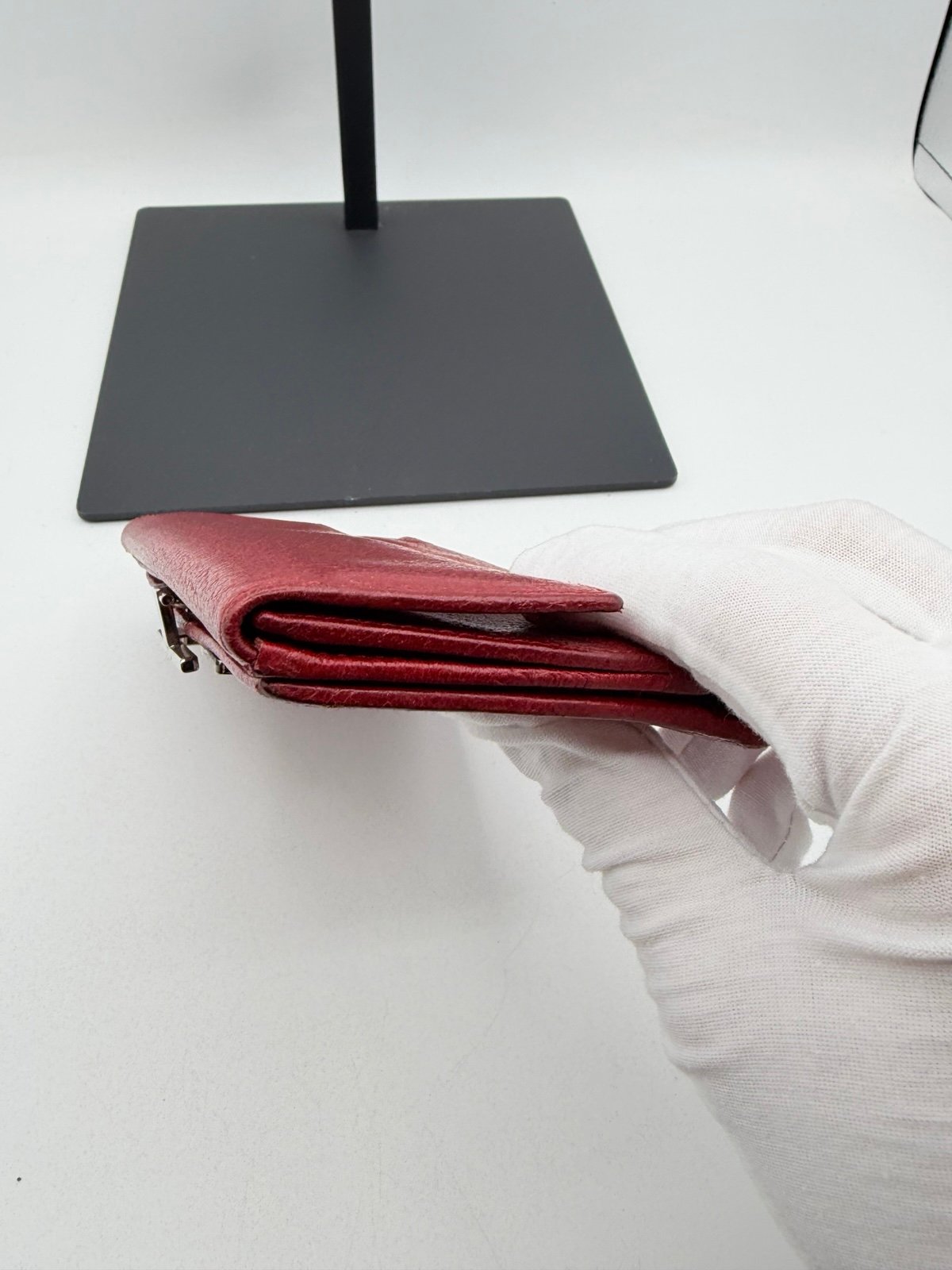 Pre-Owned Gucci Long Red Leather Wallet