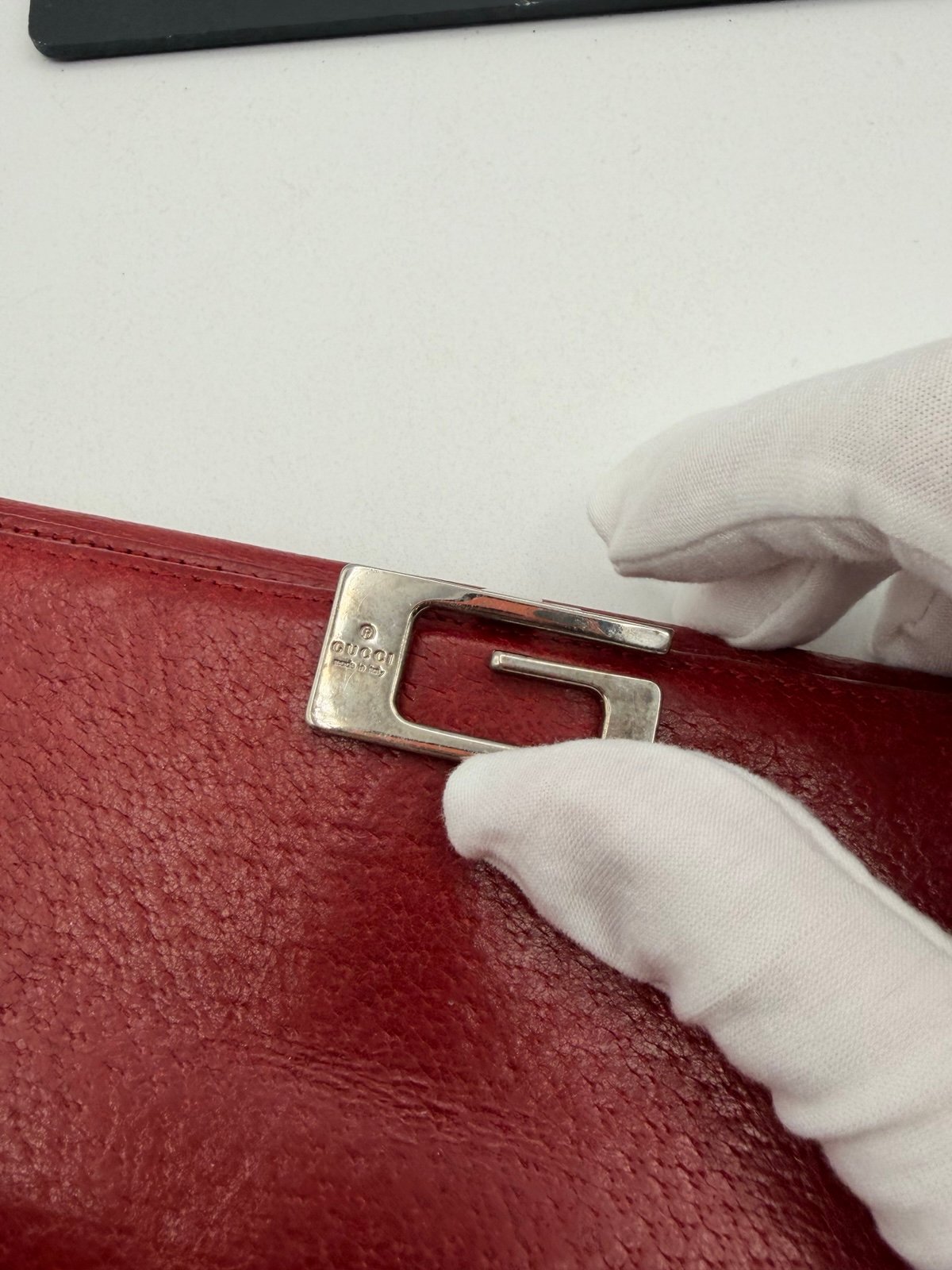 Pre-Owned Gucci Long Red Leather Wallet