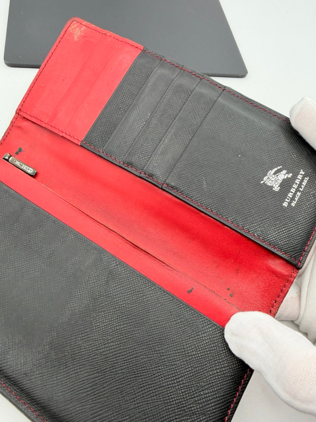 Pre-Owned Burberry Black Leather Long Wallet