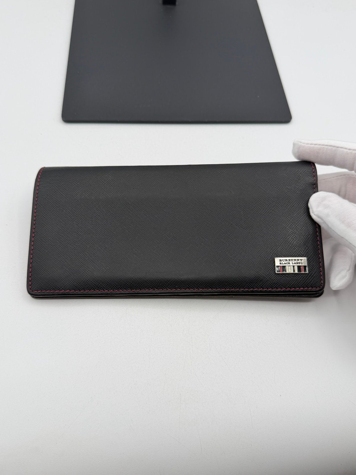 Pre-Owned Burberry Black Leather Long Wallet