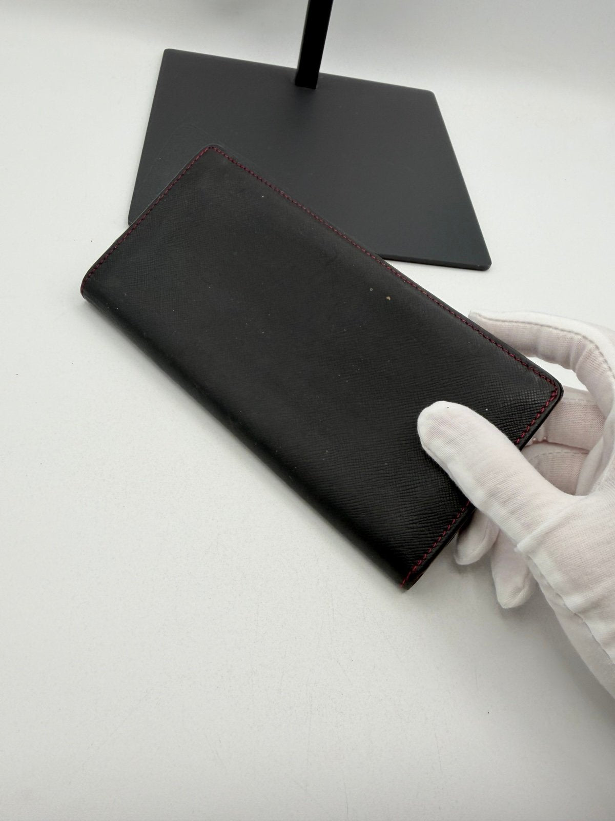 Pre-Owned Burberry Black Leather Long Wallet