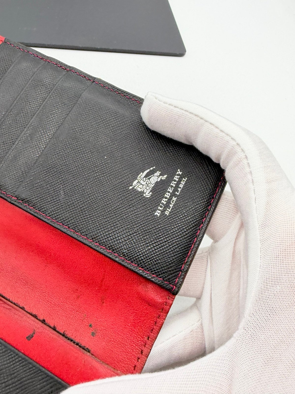 Pre-Owned Burberry Black Leather Long Wallet