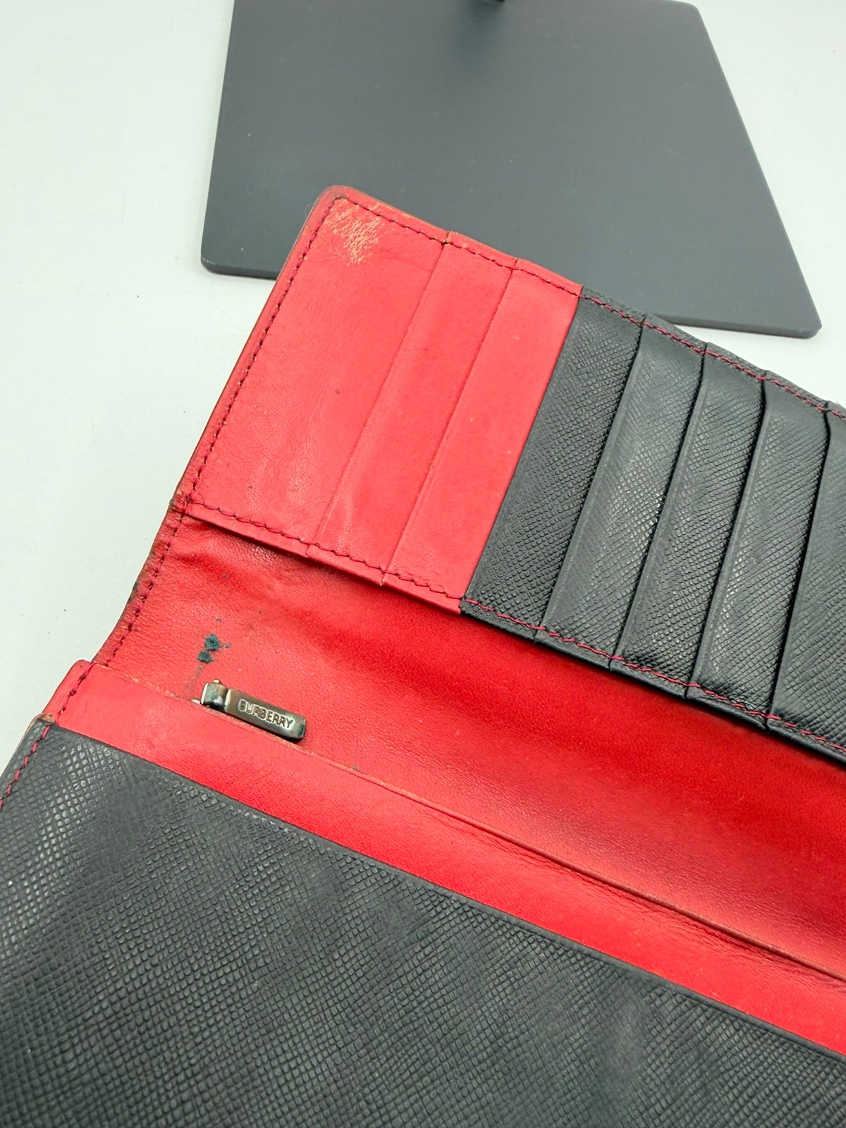 Pre-Owned Burberry Black Leather Long Wallet
