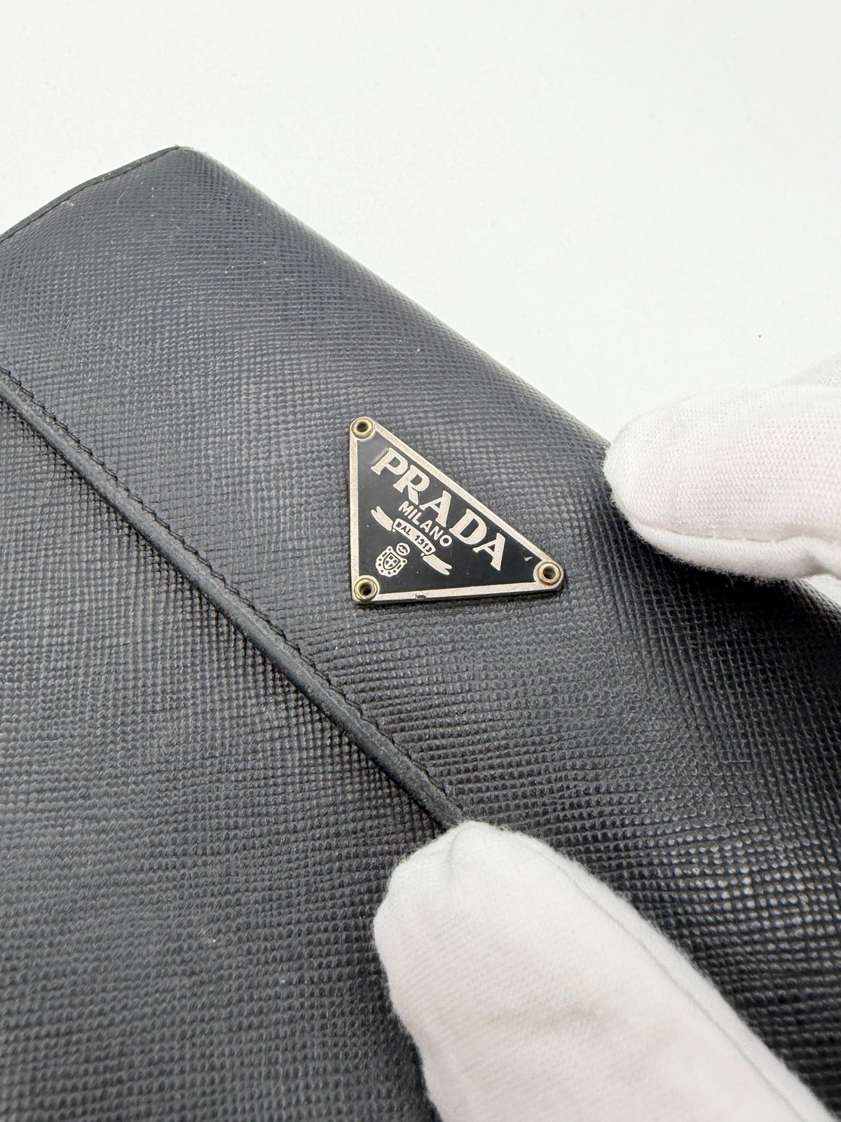 Pre-Owned Prada Black Leather Tri-Fold Wallet