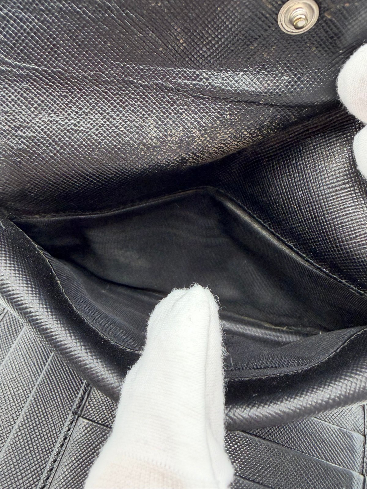 Pre-Owned Prada Black Leather Tri-Fold Wallet